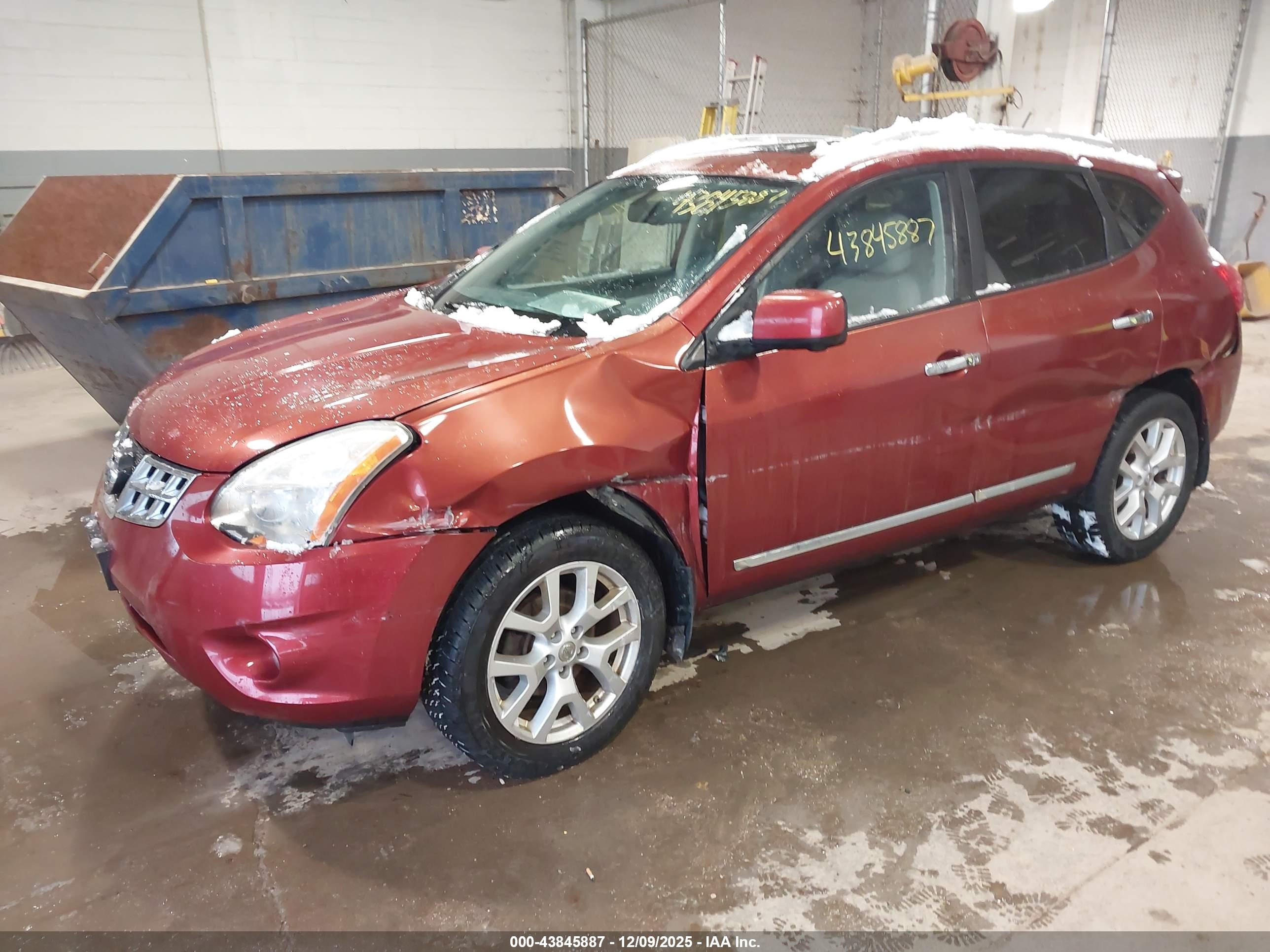 NISSAN ROGUE image 2