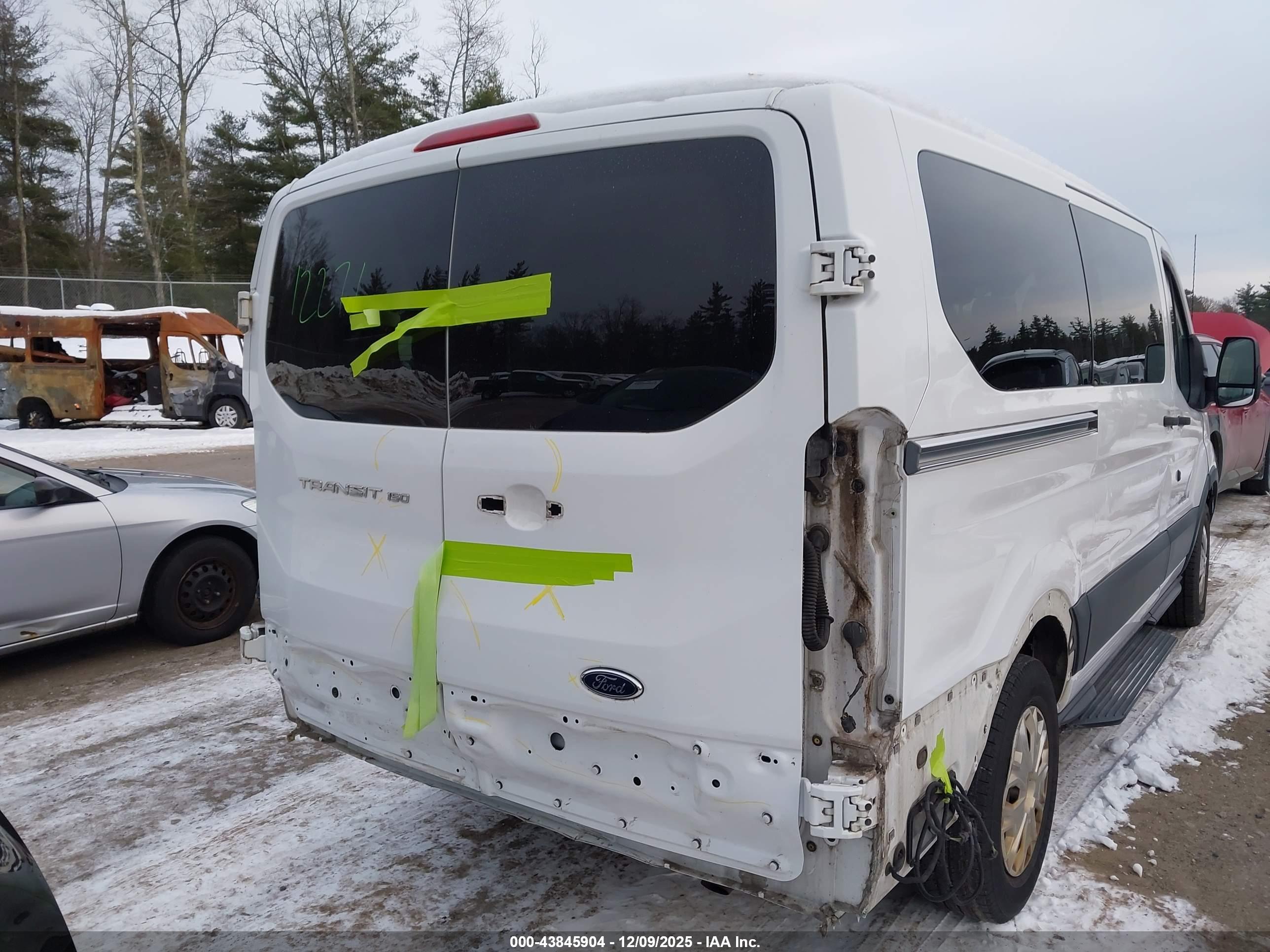 FORD TRANSIT-150 image 6