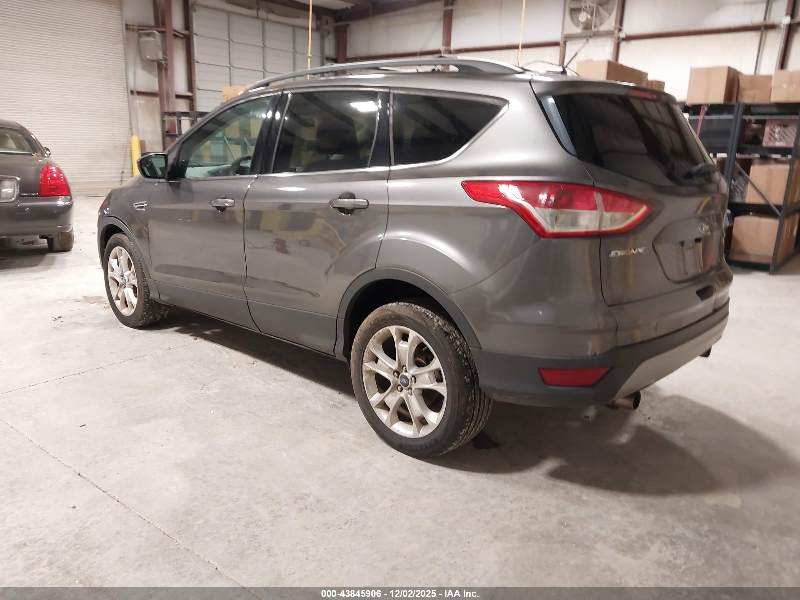 FORD ESCAPE image 3