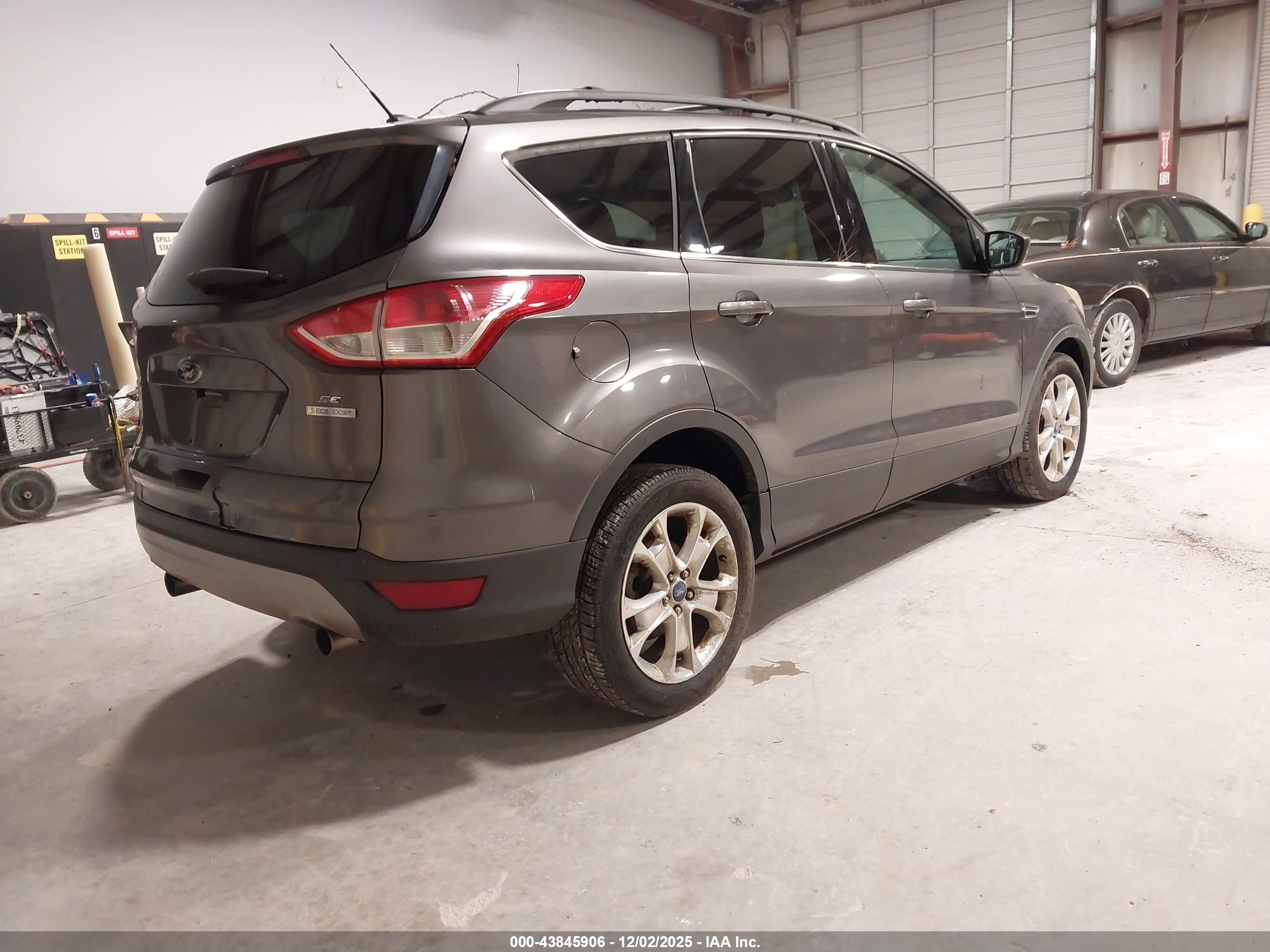 FORD ESCAPE image 4