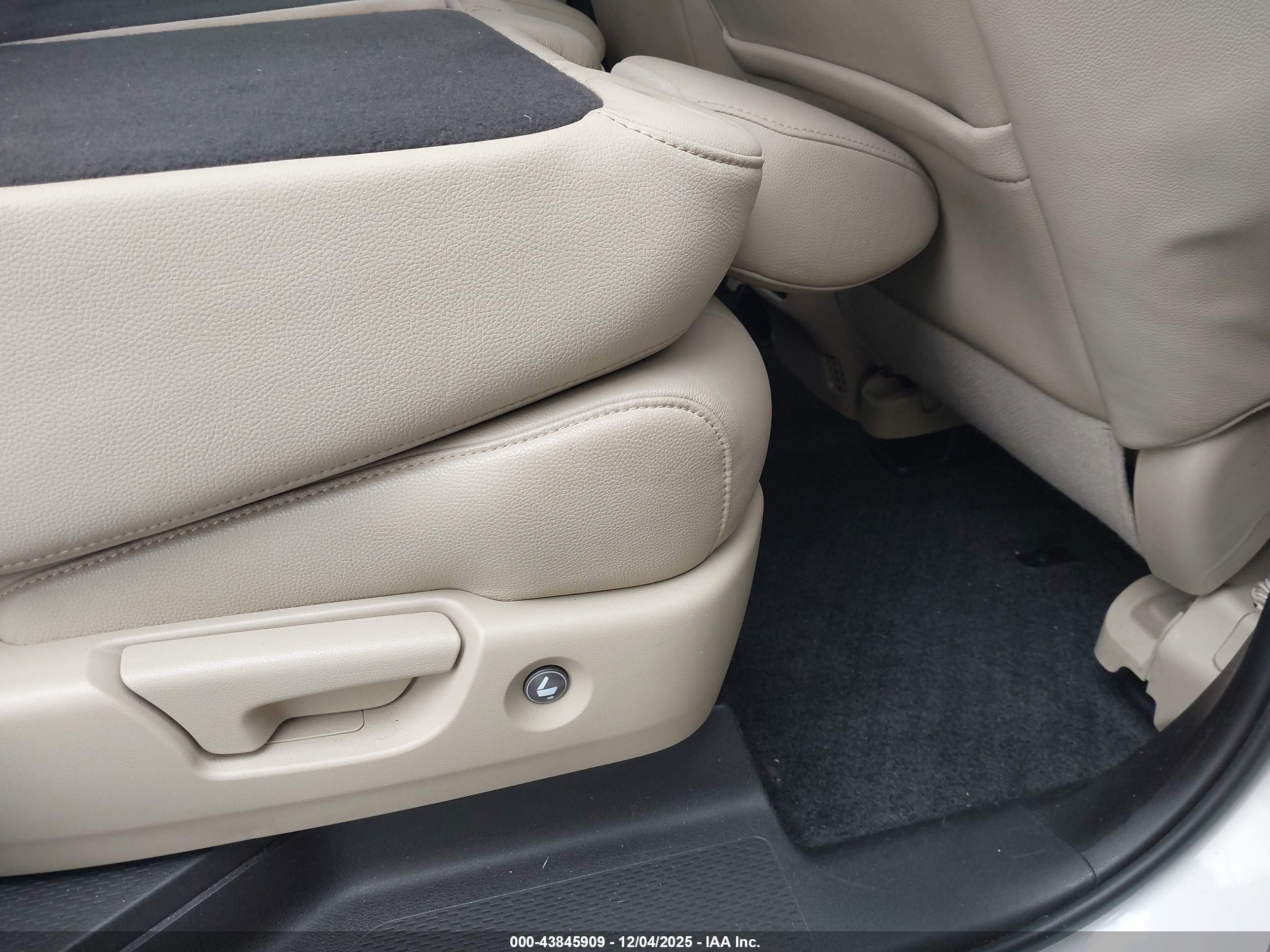 ACURA MDX image 8