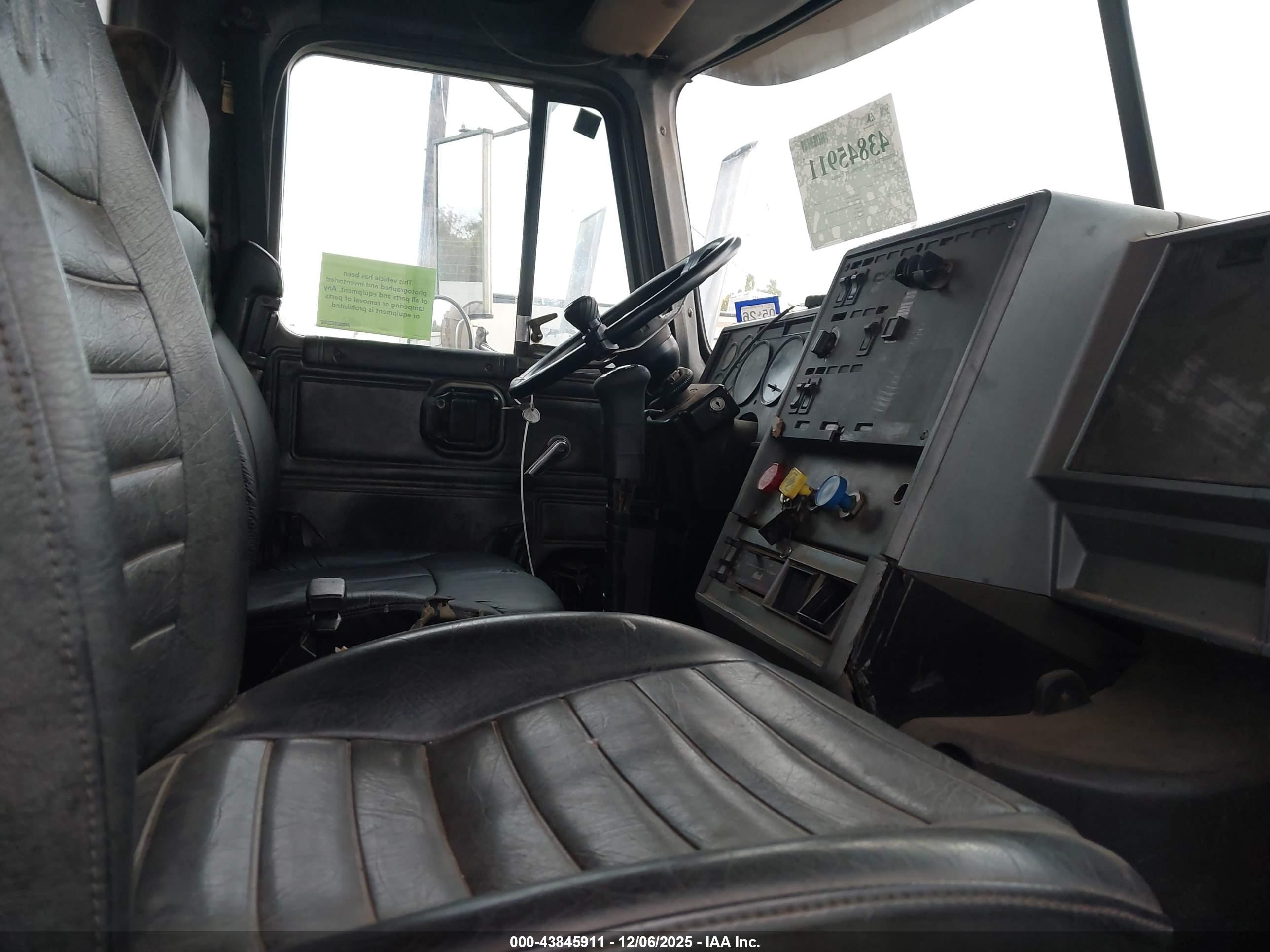 MACK 600 image 7