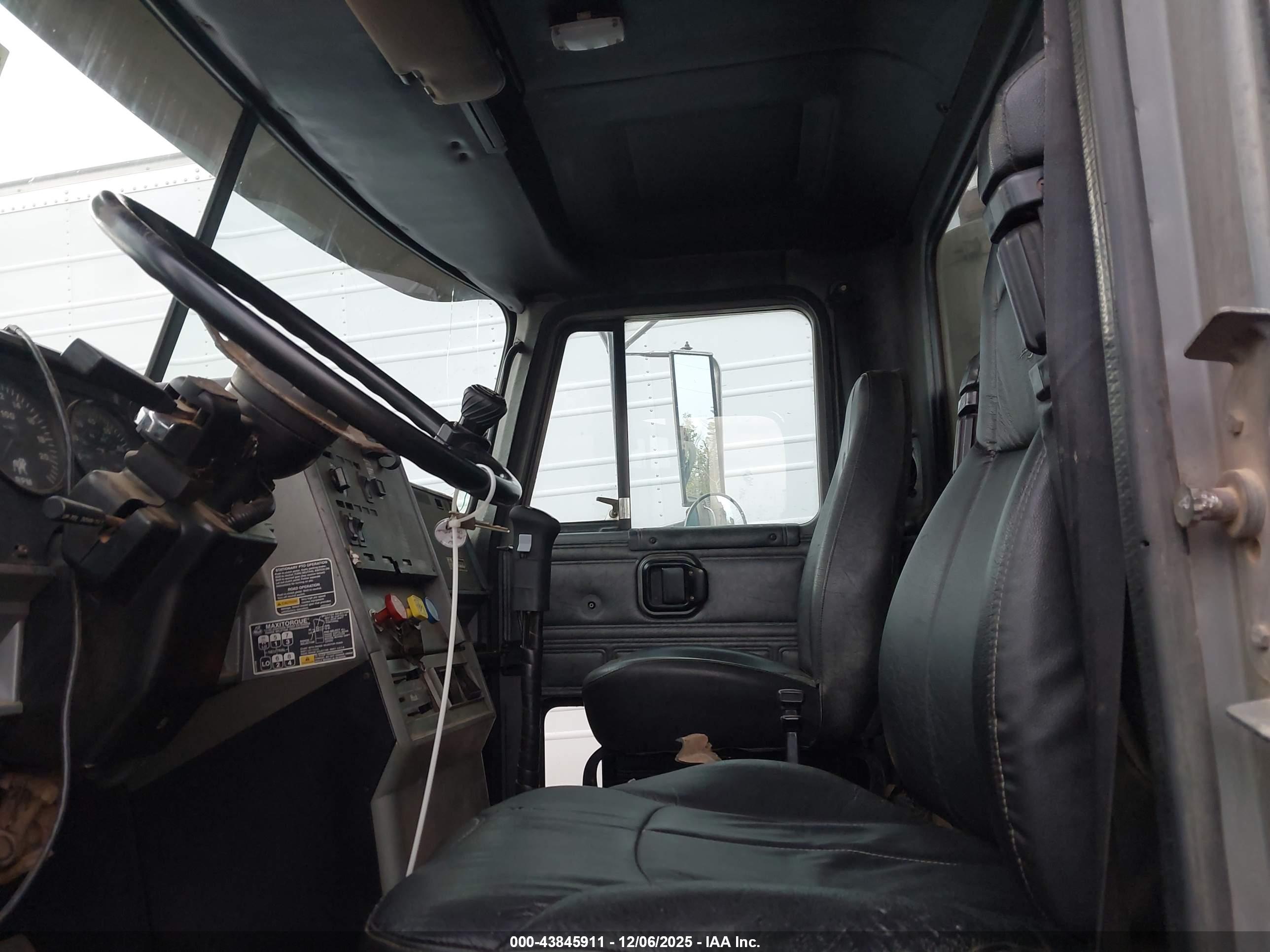 MACK 600 image 8