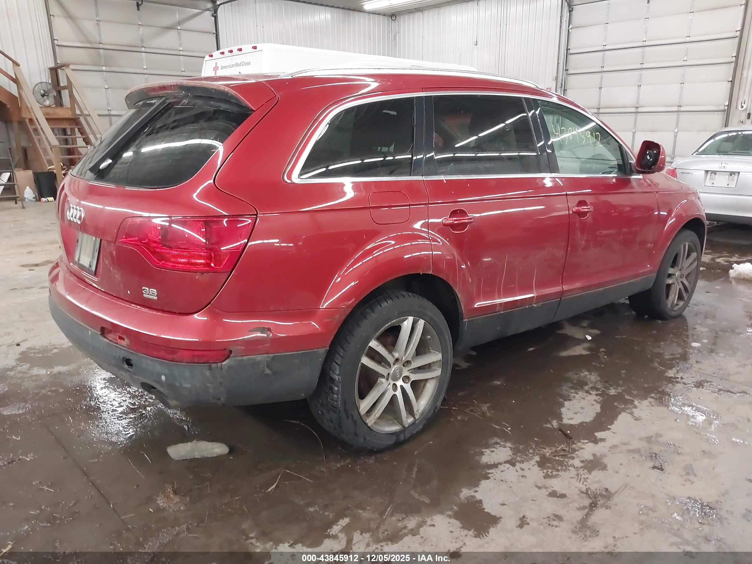 AUDI Q7 image 4