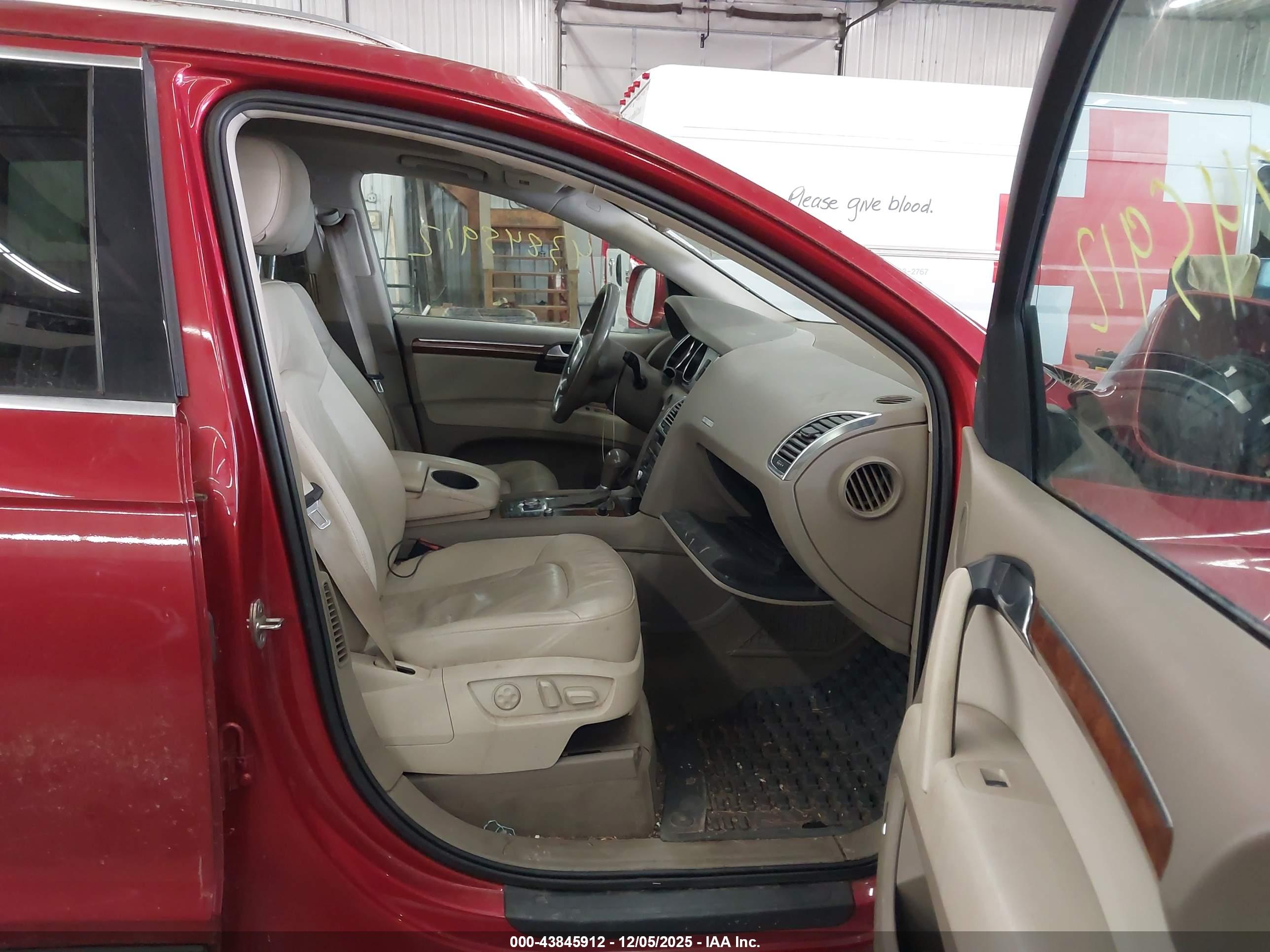 AUDI Q7 image 5