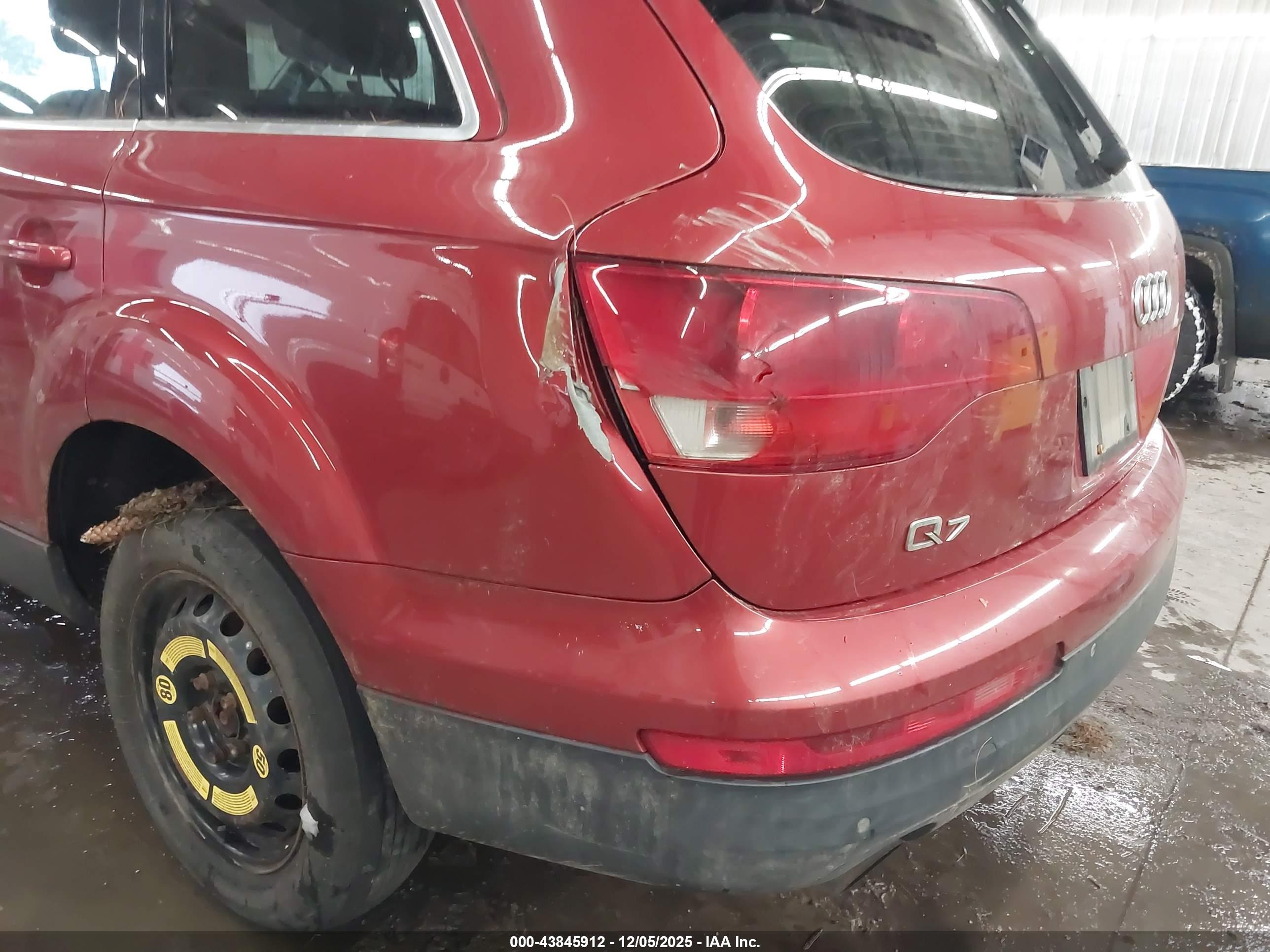 AUDI Q7 image 6
