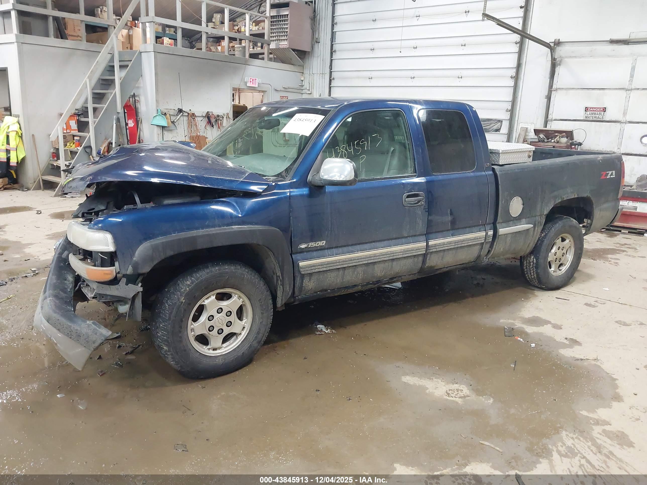 CHEVROLET SILVERADO image 2