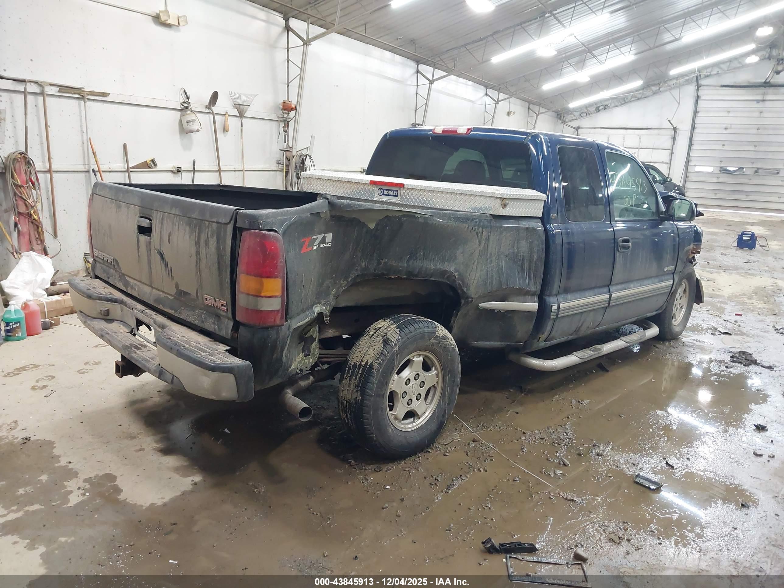 CHEVROLET SILVERADO image 4