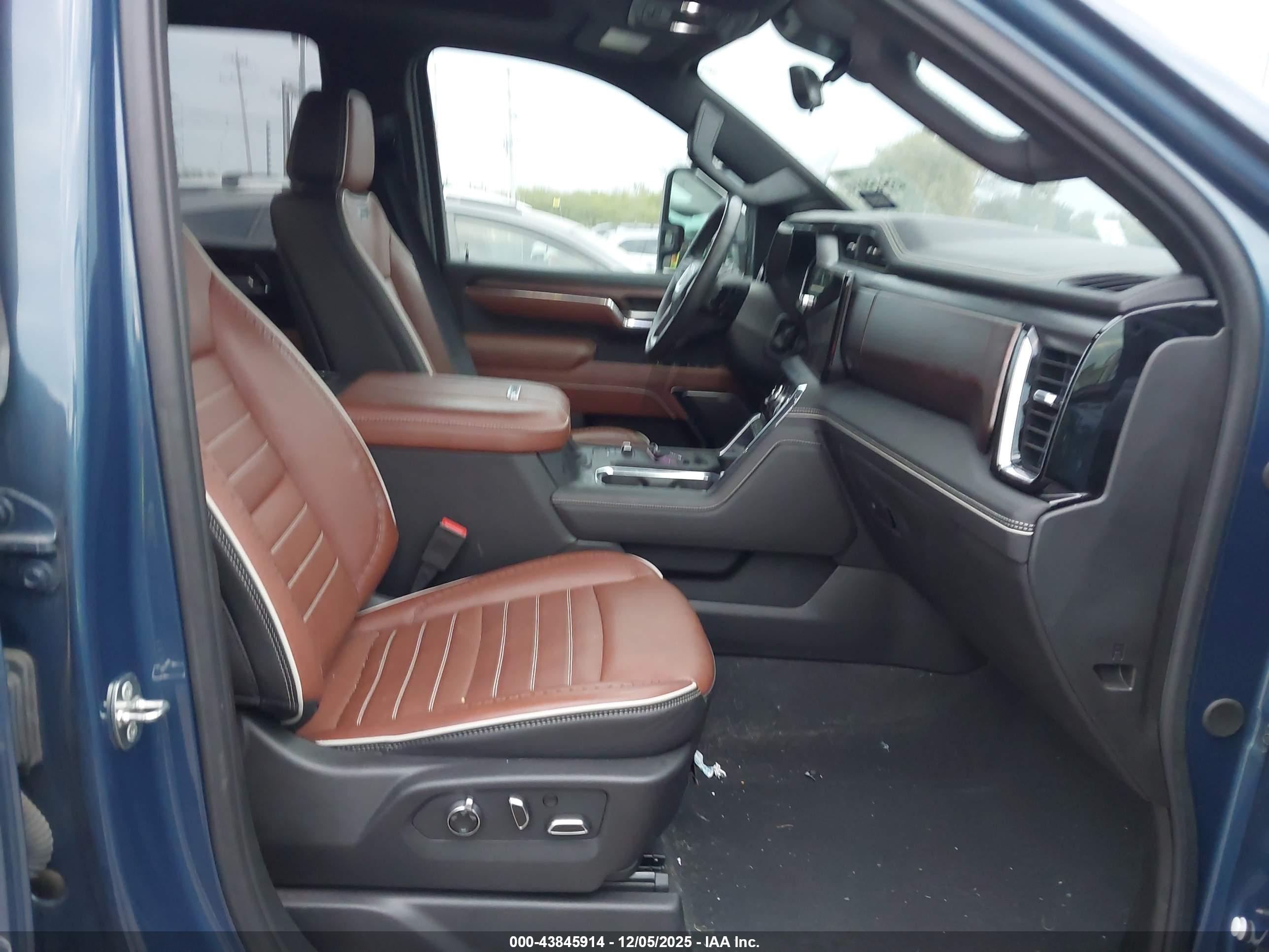 GMC SIERRA image 5