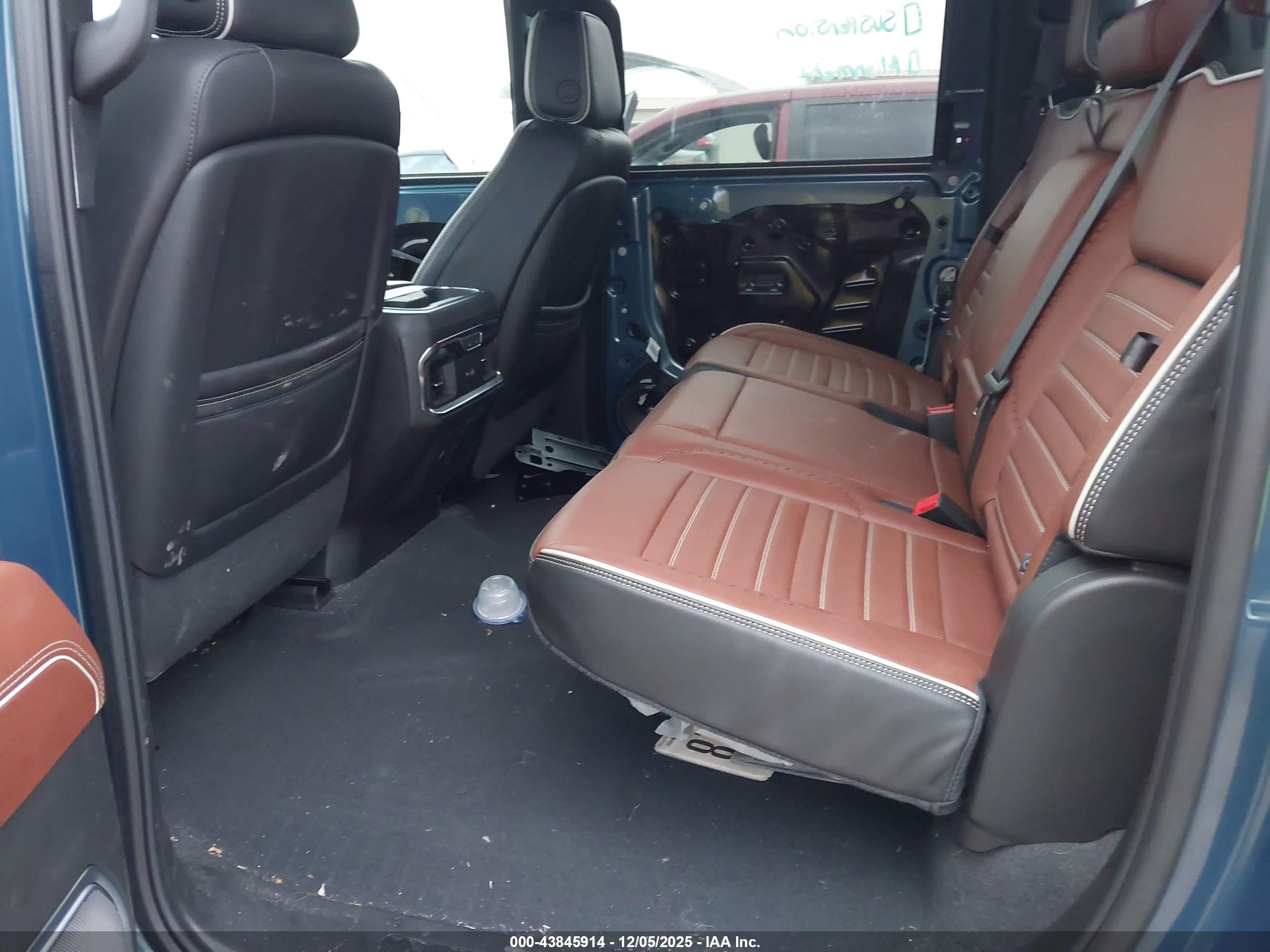 GMC SIERRA image 8