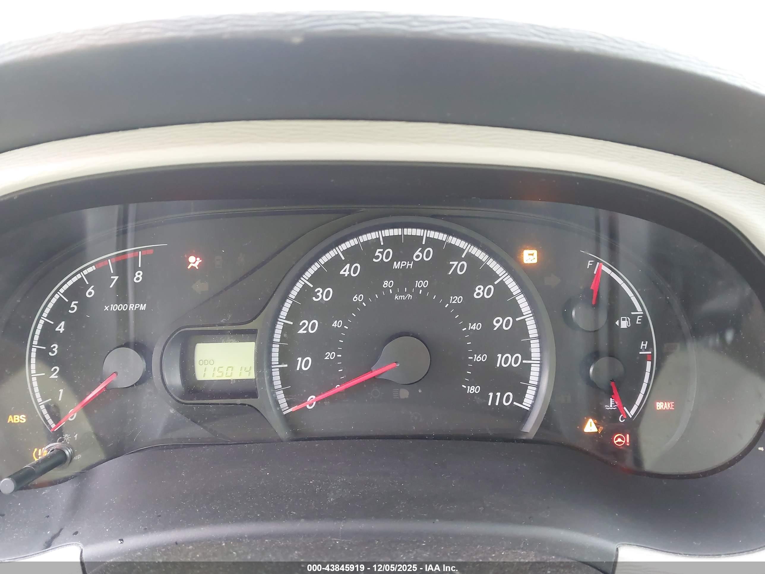 TOYOTA SIENNA image 7