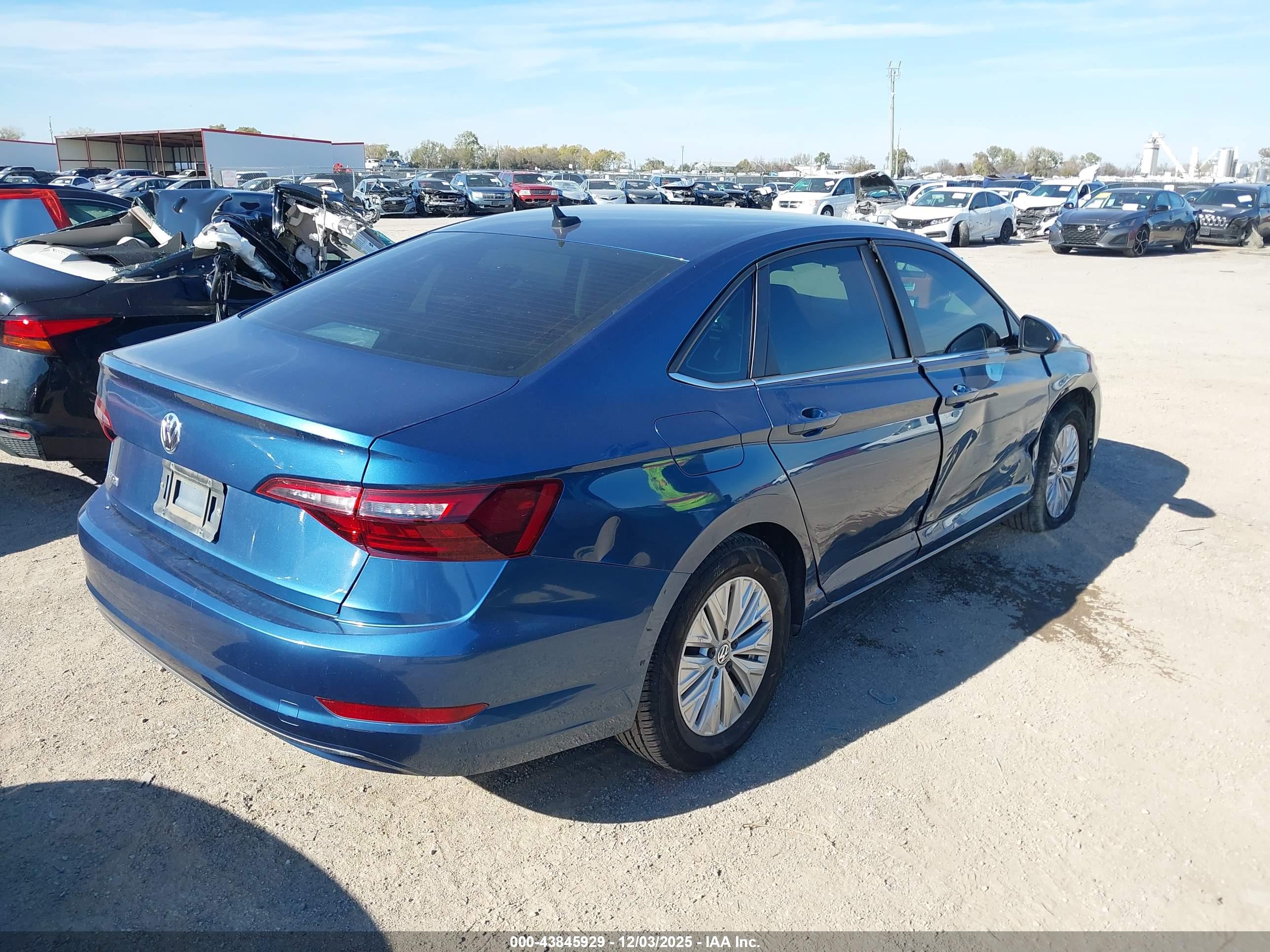 VOLKSWAGEN JETTA image 4