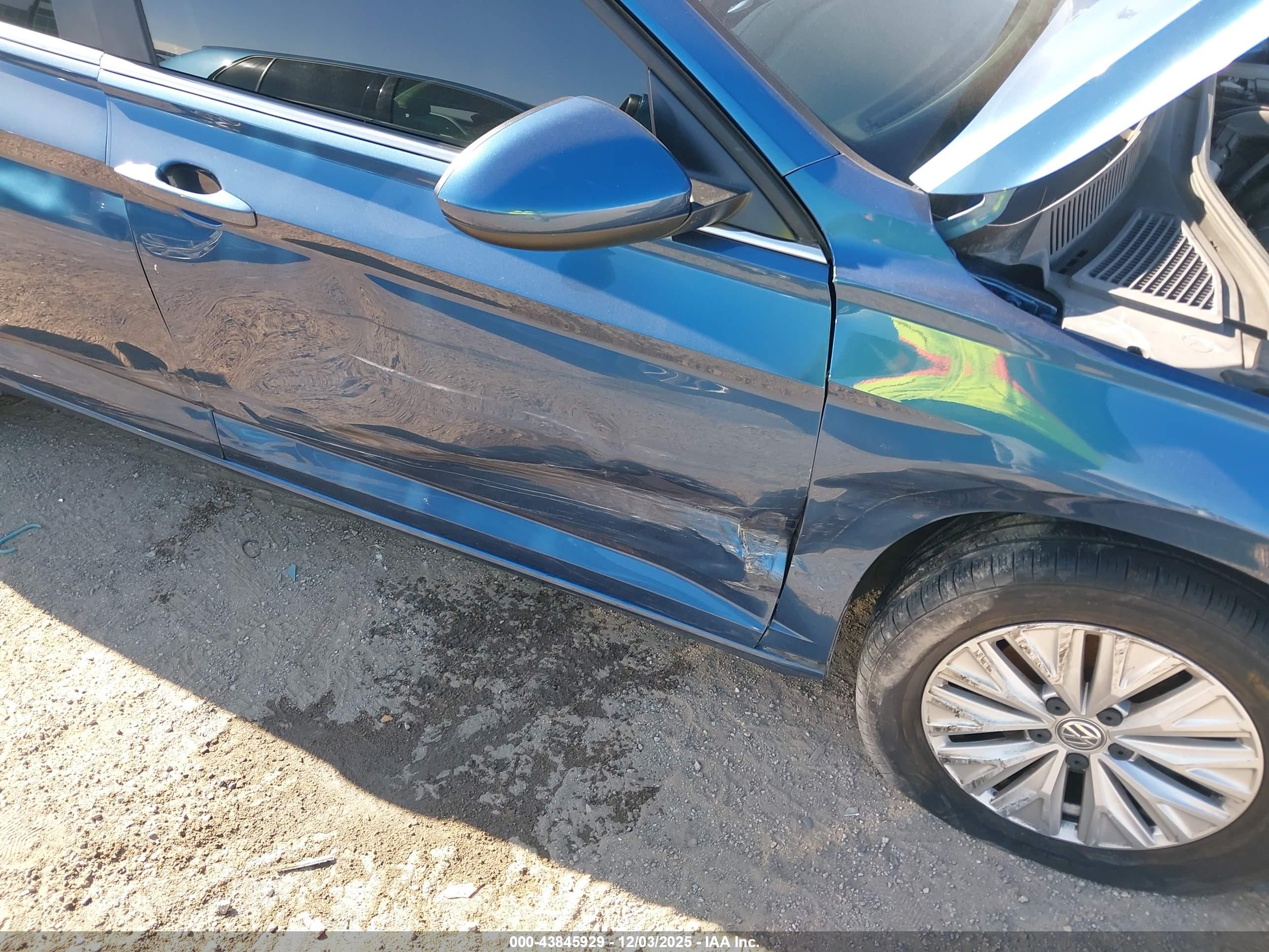 VOLKSWAGEN JETTA image 6