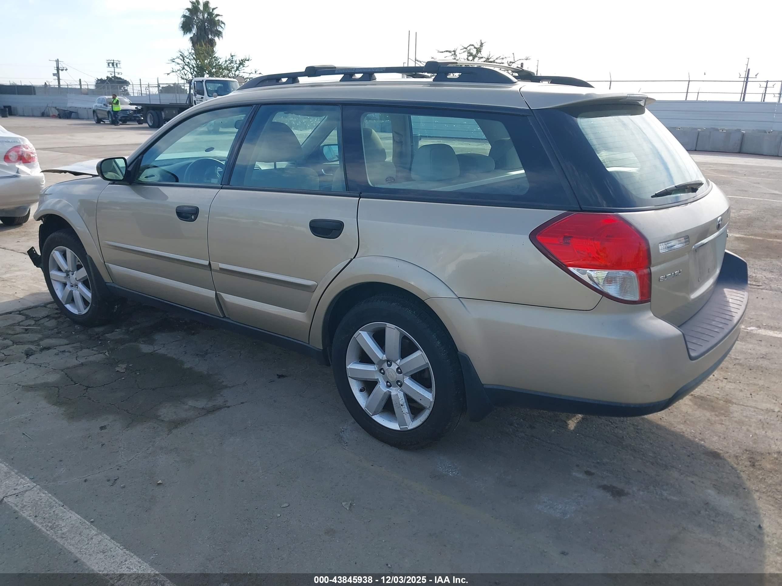 SUBARU OUTBACK image 3