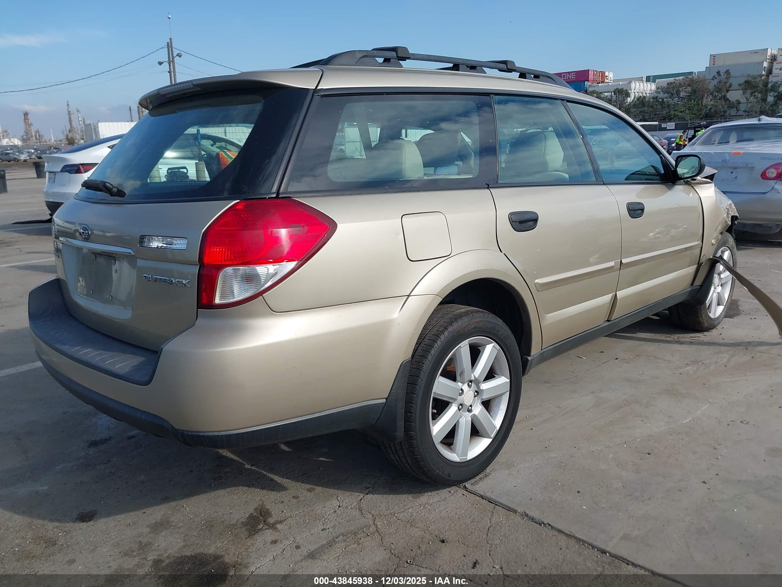 SUBARU OUTBACK image 4
