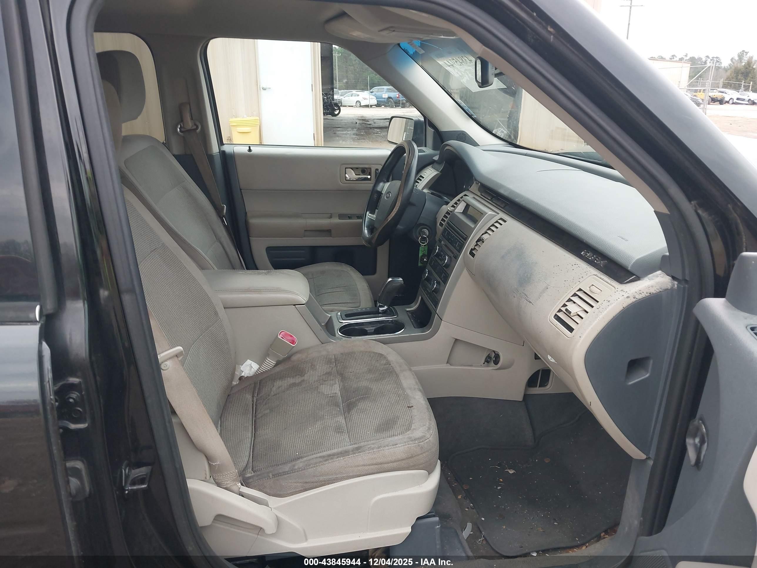 FORD FLEX image 5