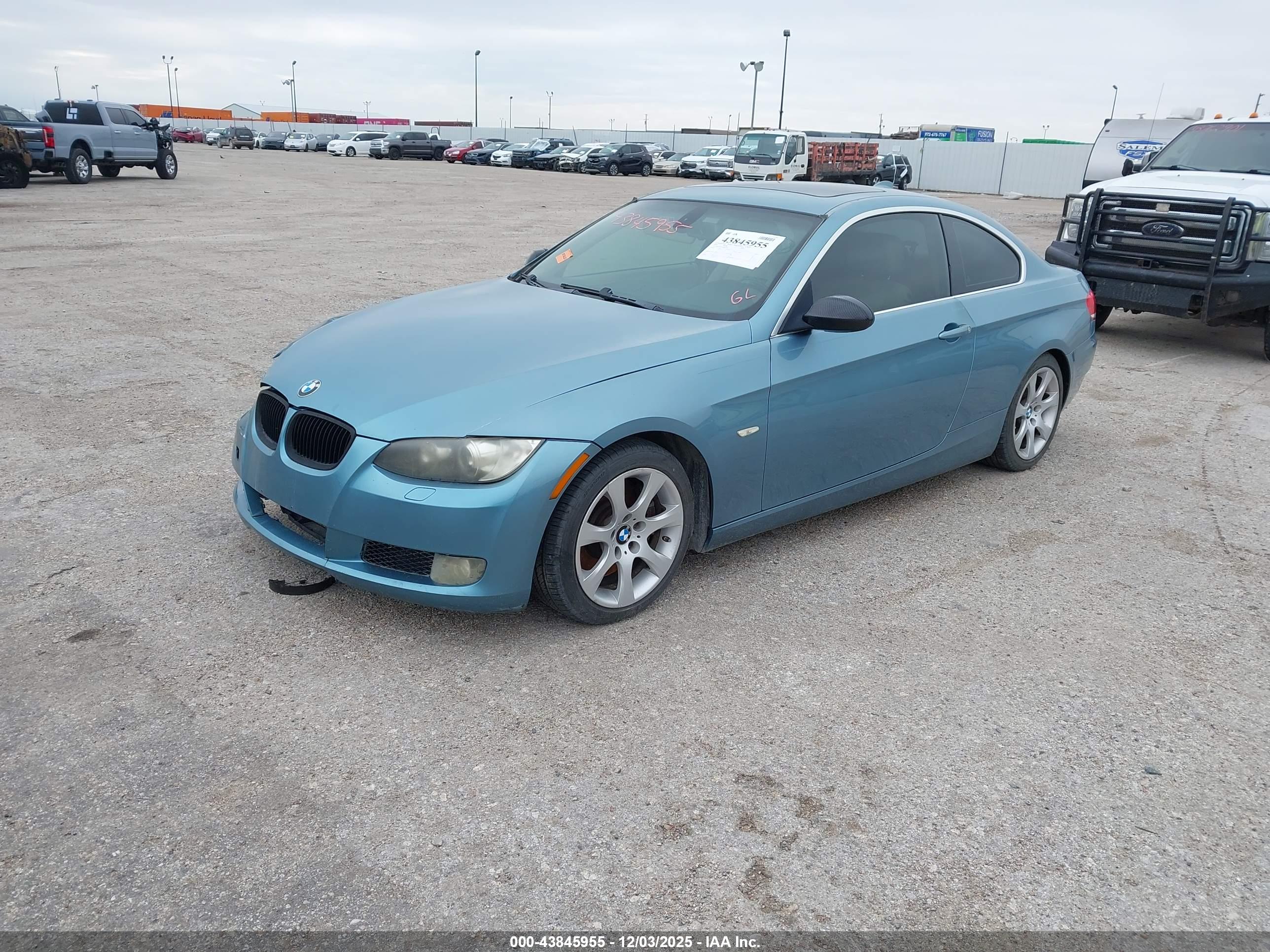 BMW 335I image 2