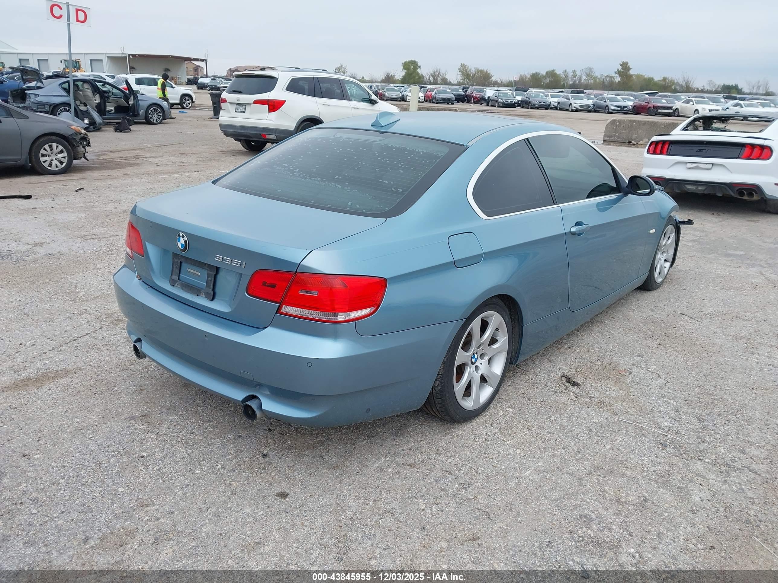 BMW 335I image 4