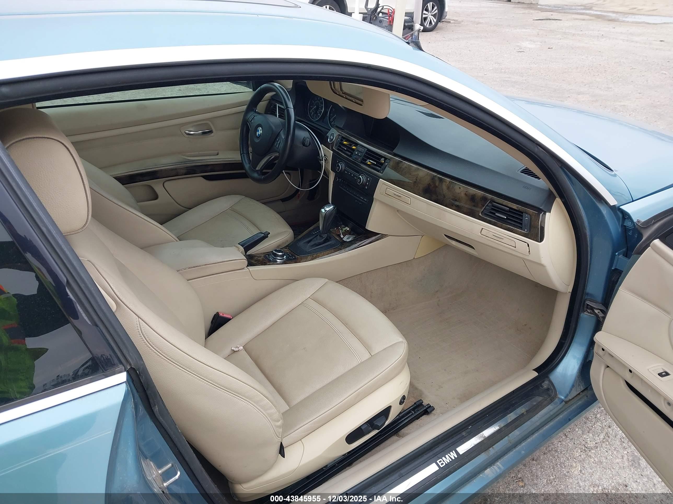 BMW 335I image 5