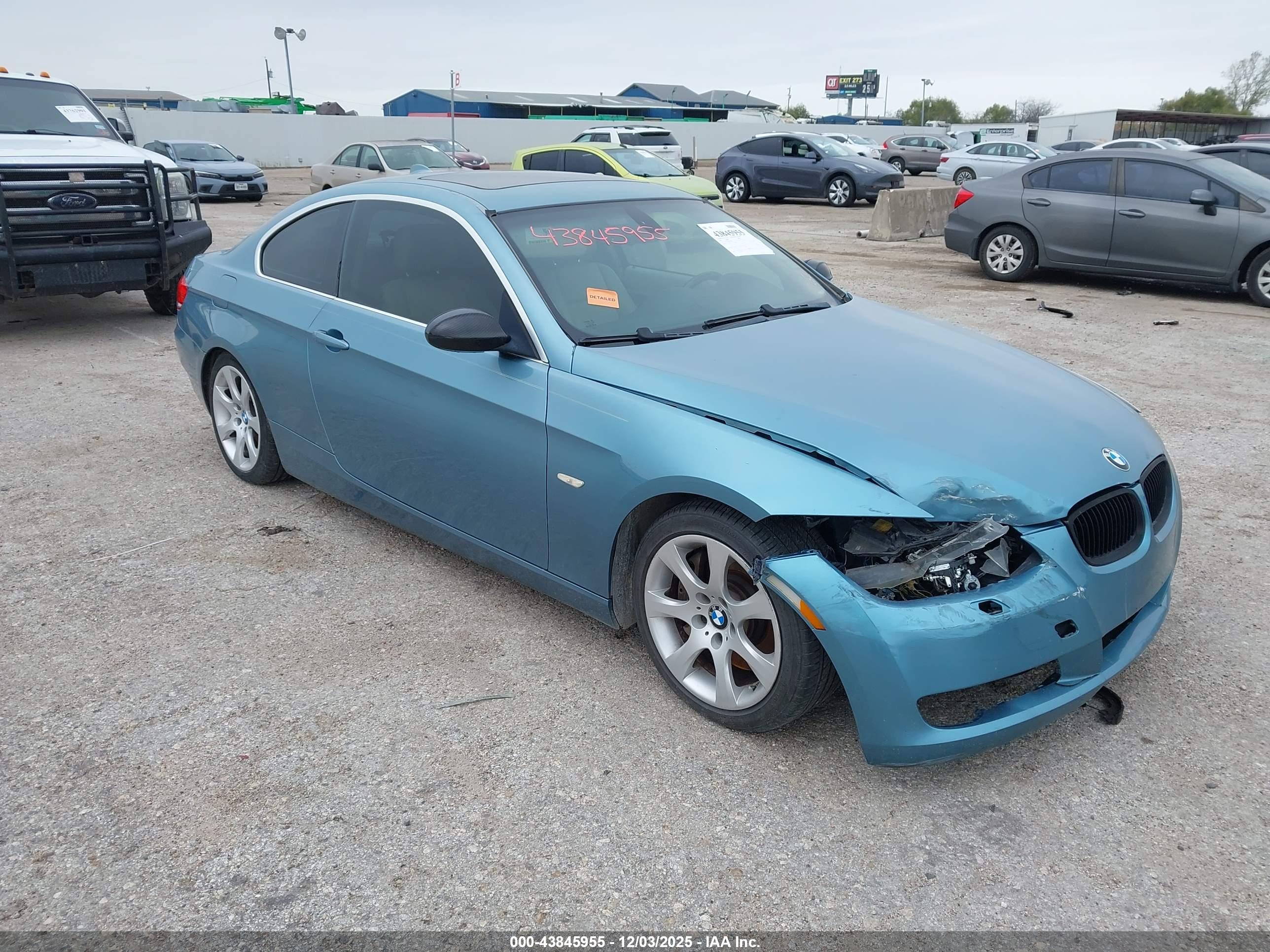 BMW 335I image 6