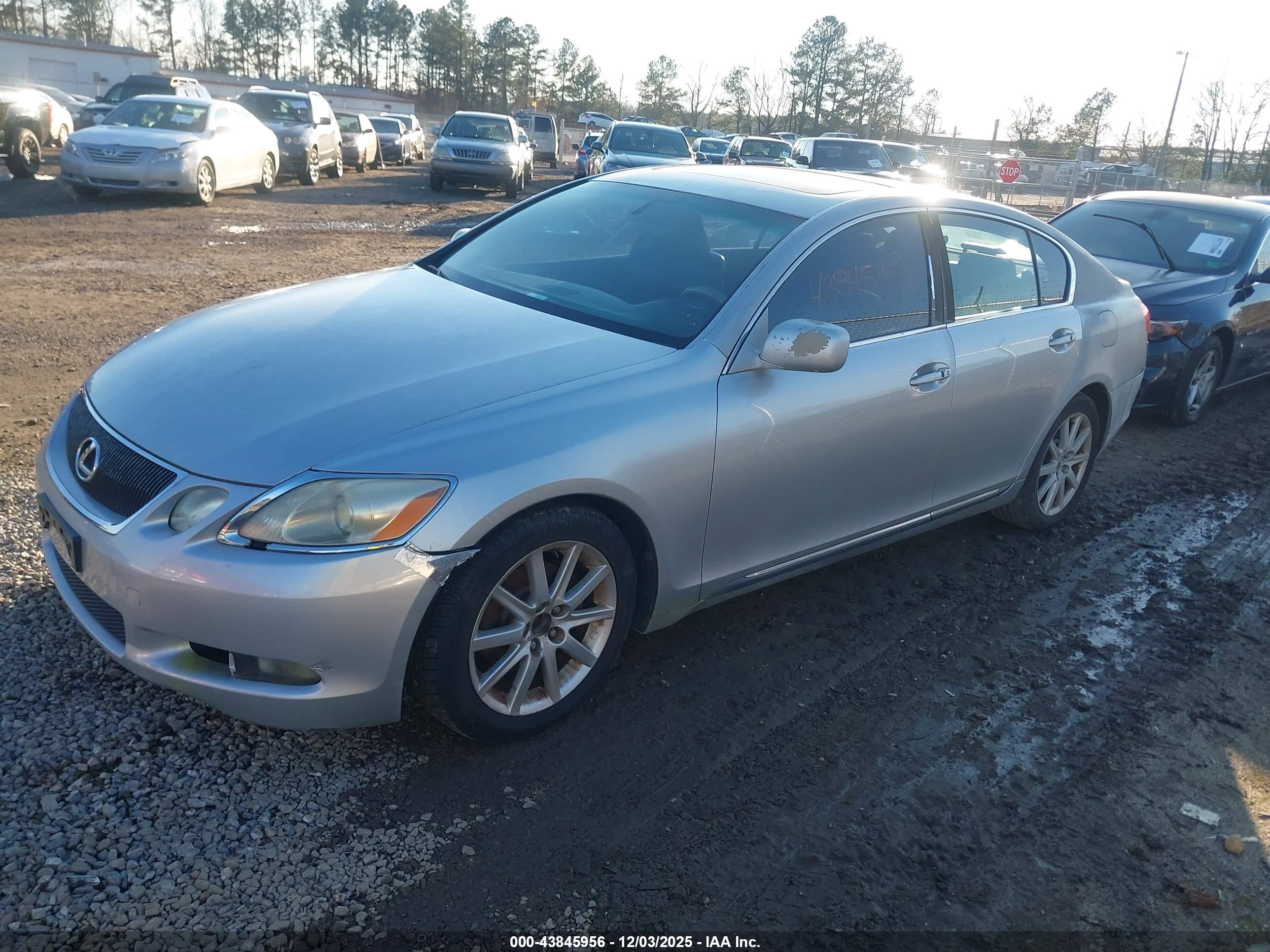 LEXUS GS image 2