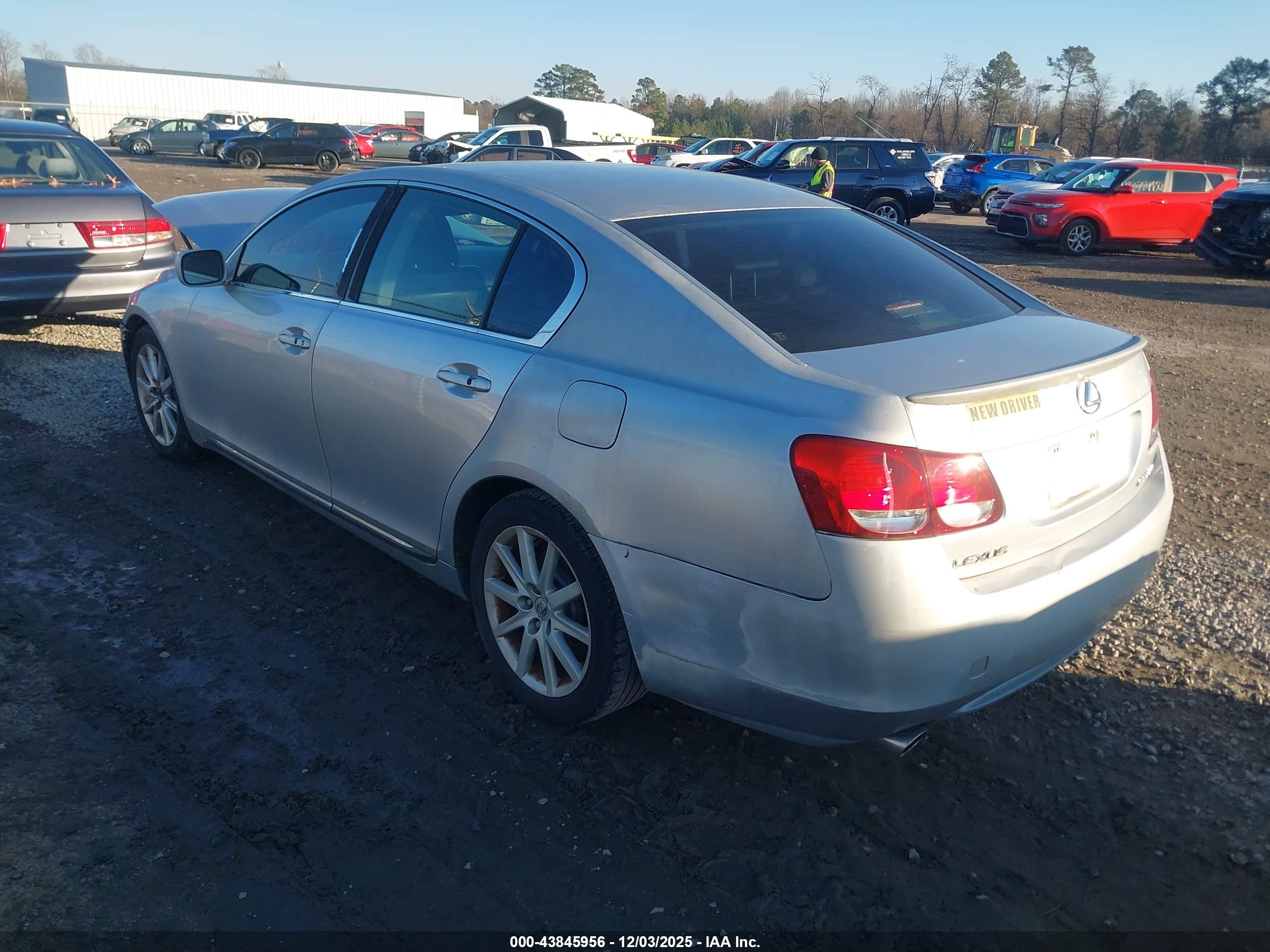LEXUS GS image 3