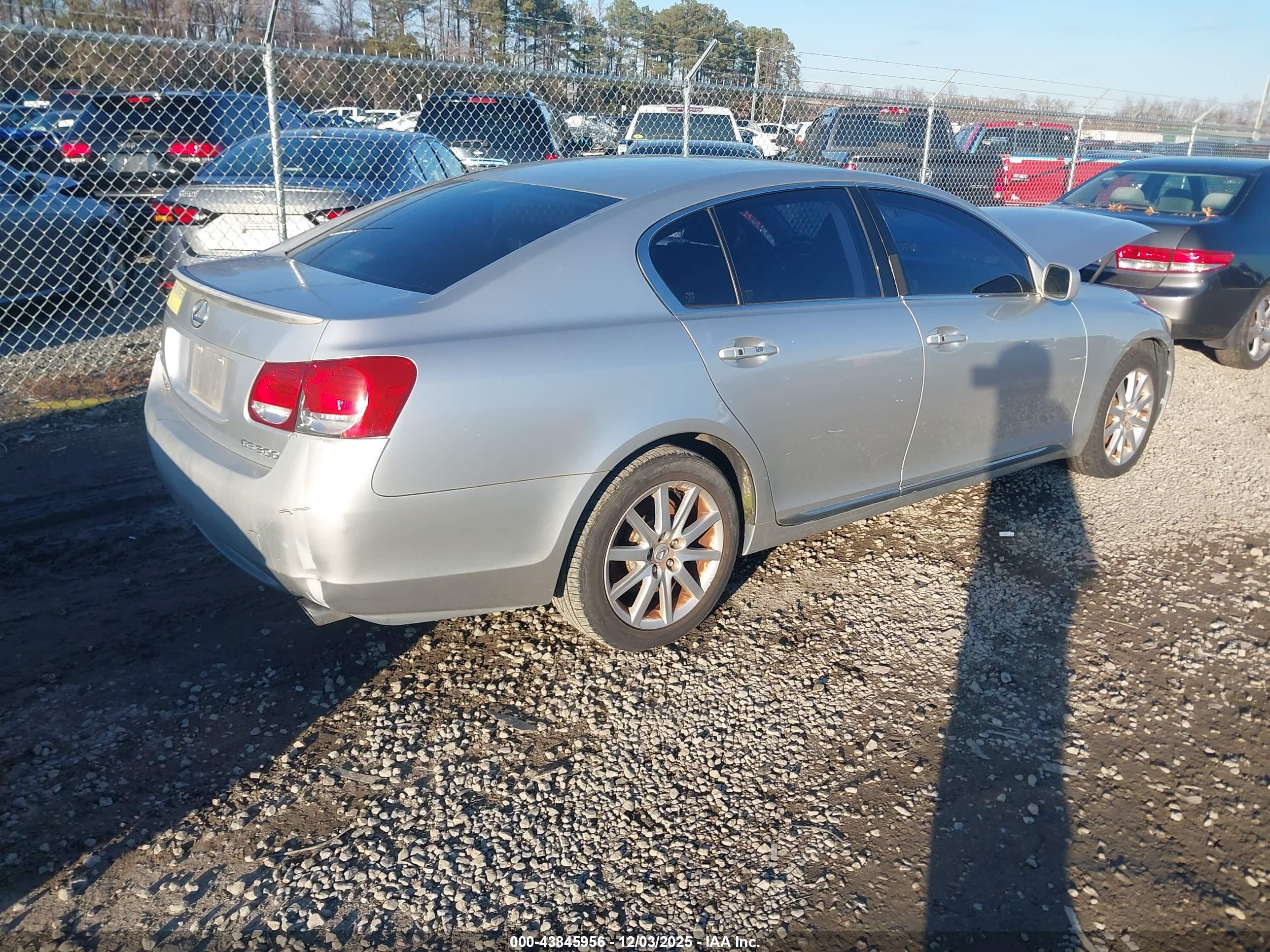 LEXUS GS image 4