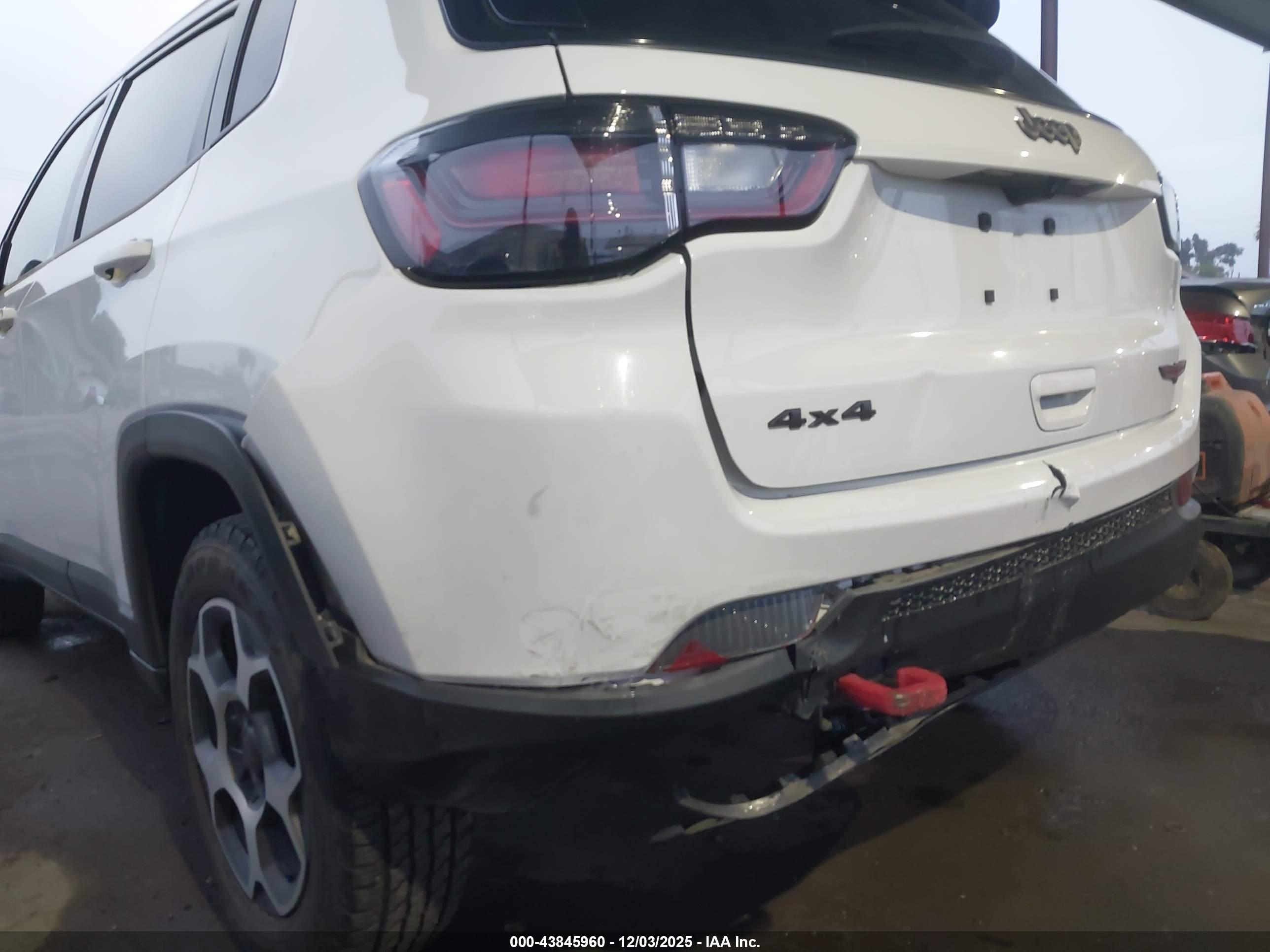 JEEP COMPASS image 6