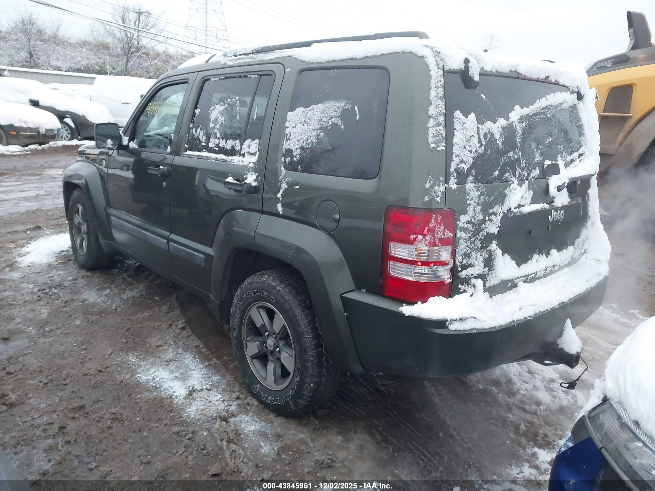 JEEP LIBERTY image 3
