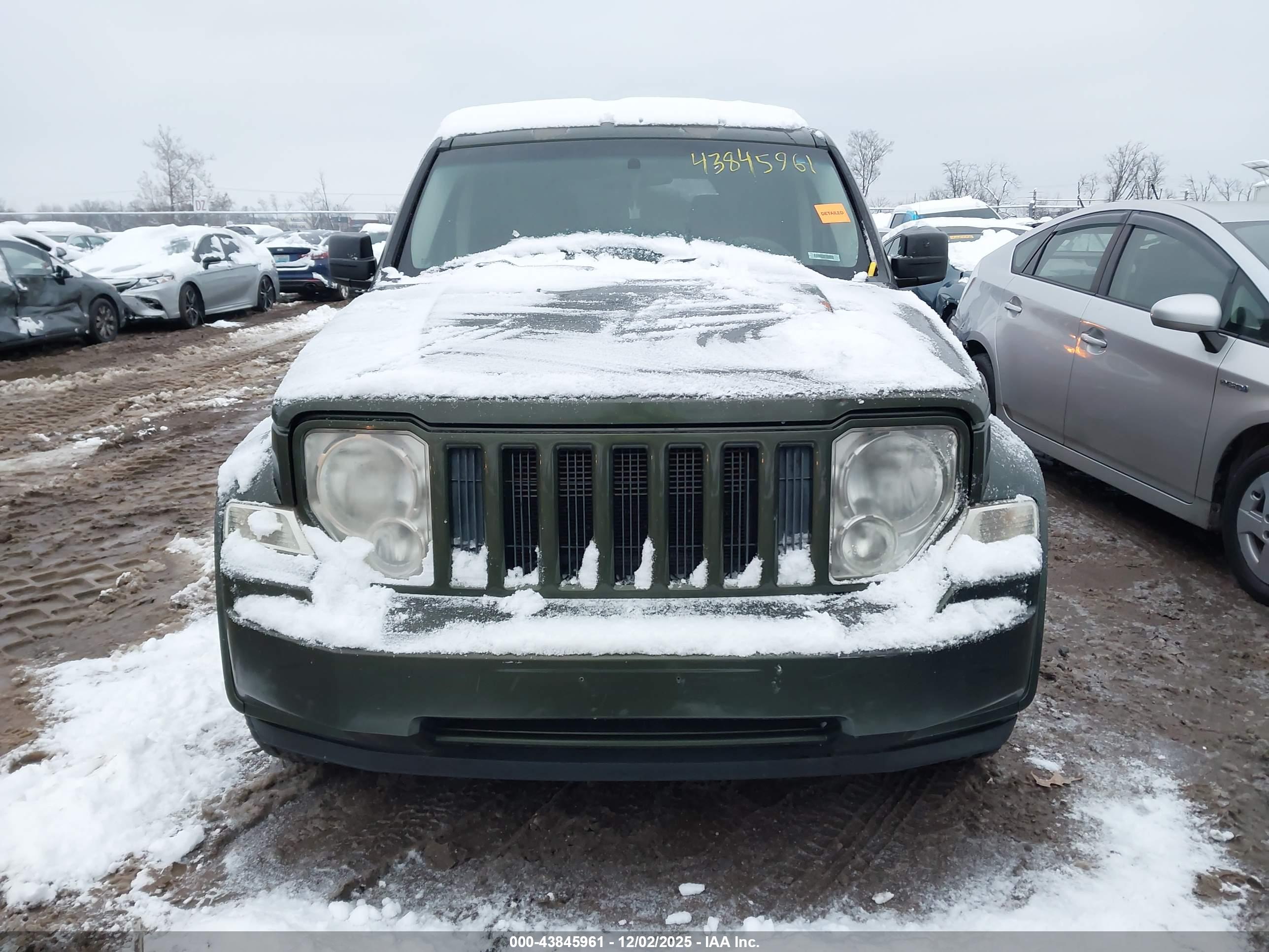 JEEP LIBERTY image 6
