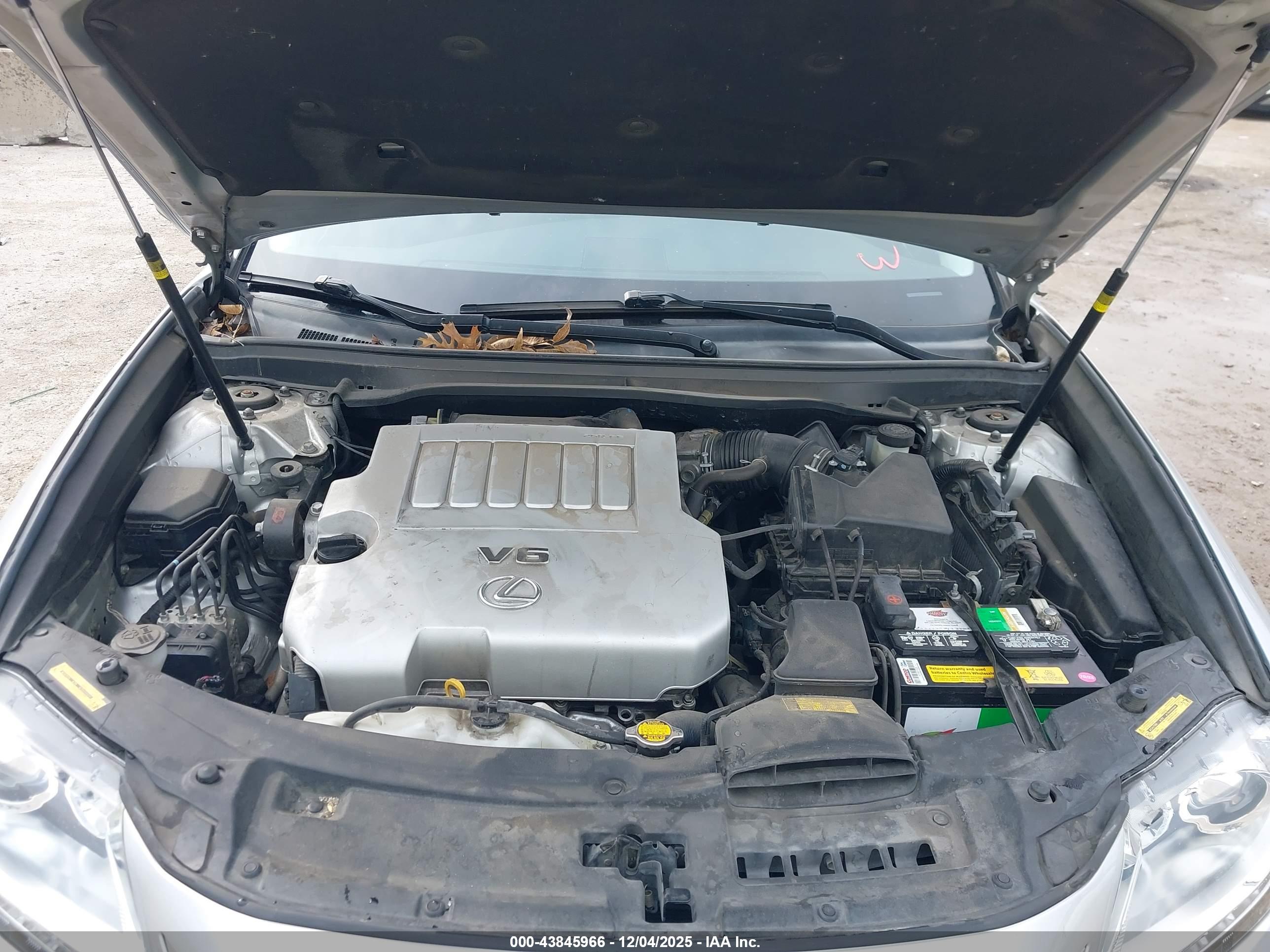 LEXUS ES image 10