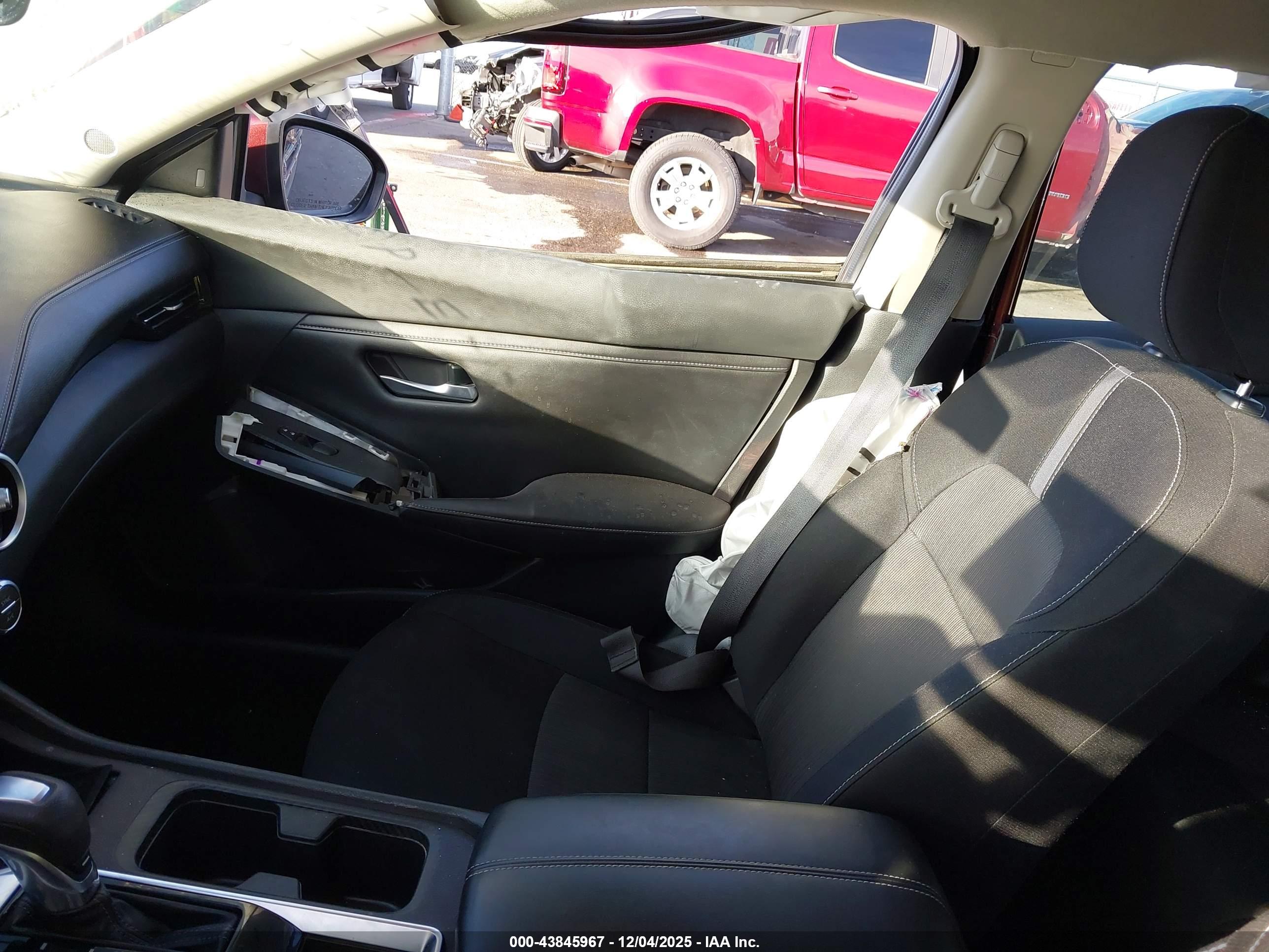 NISSAN SENTRA image 5