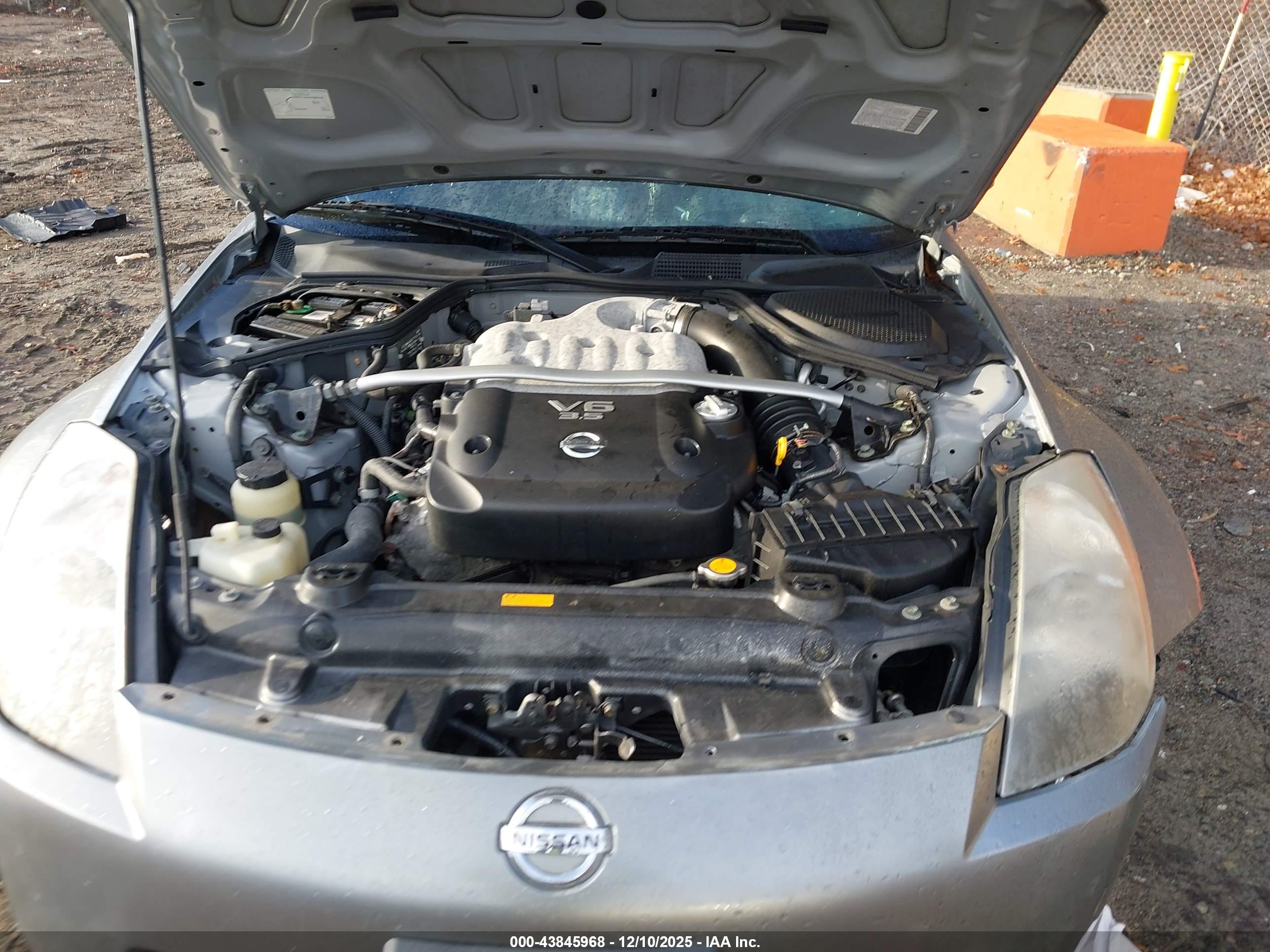 NISSAN 350Z image 10