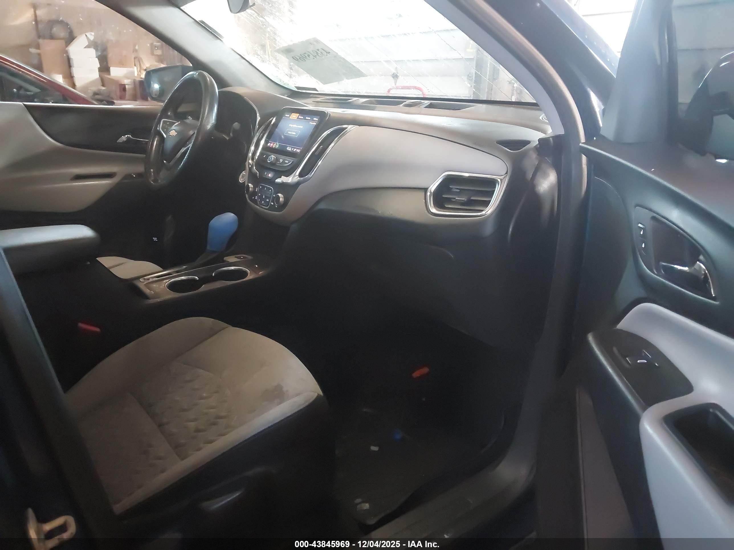 CHEVROLET EQUINOX image 5
