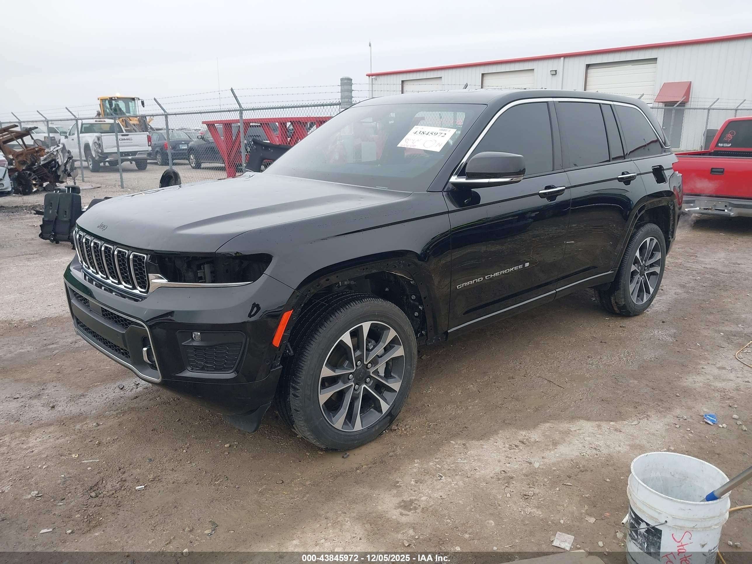 JEEP GRAND image 2