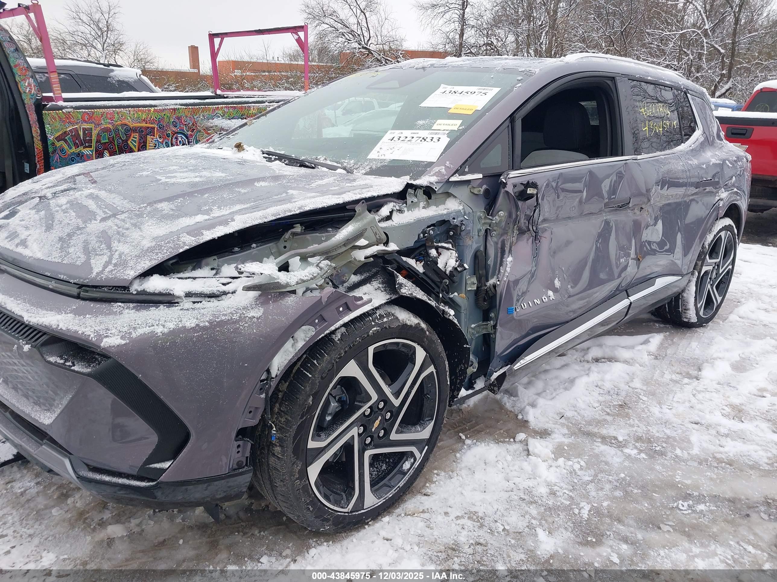 CHEVROLET EQUINOX image 6