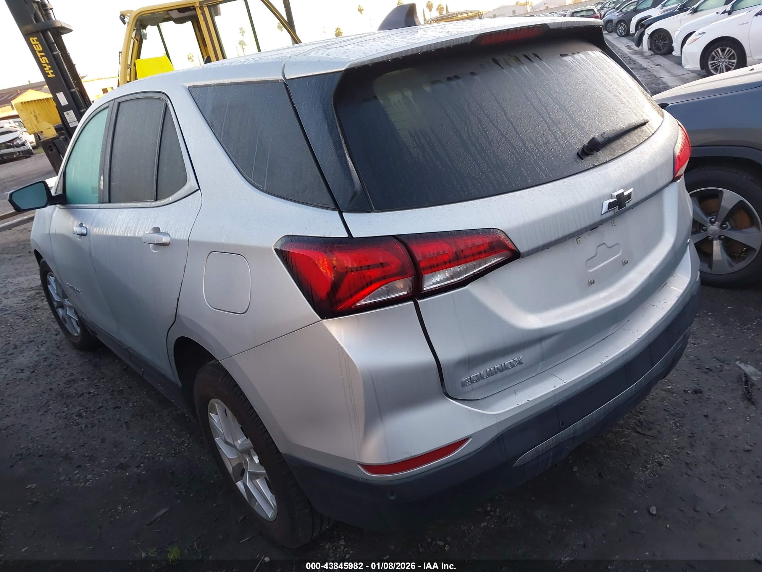 CHEVROLET EQUINOX image 3