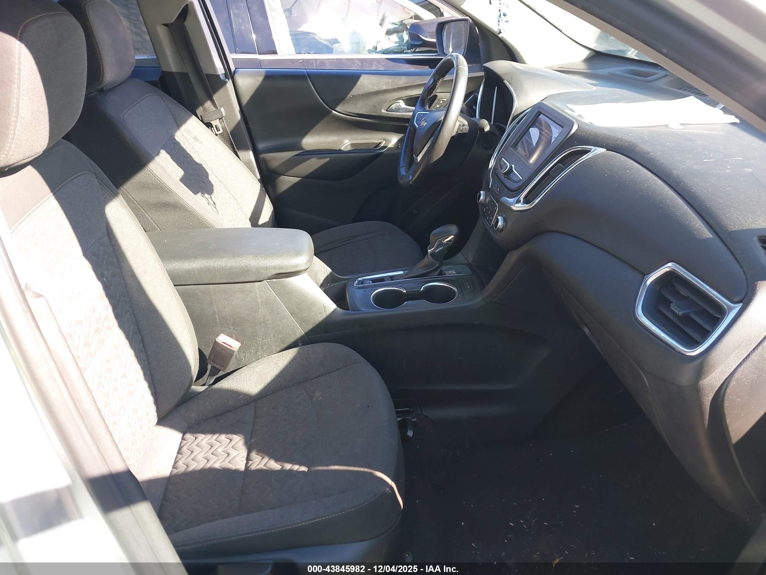 CHEVROLET EQUINOX image 5