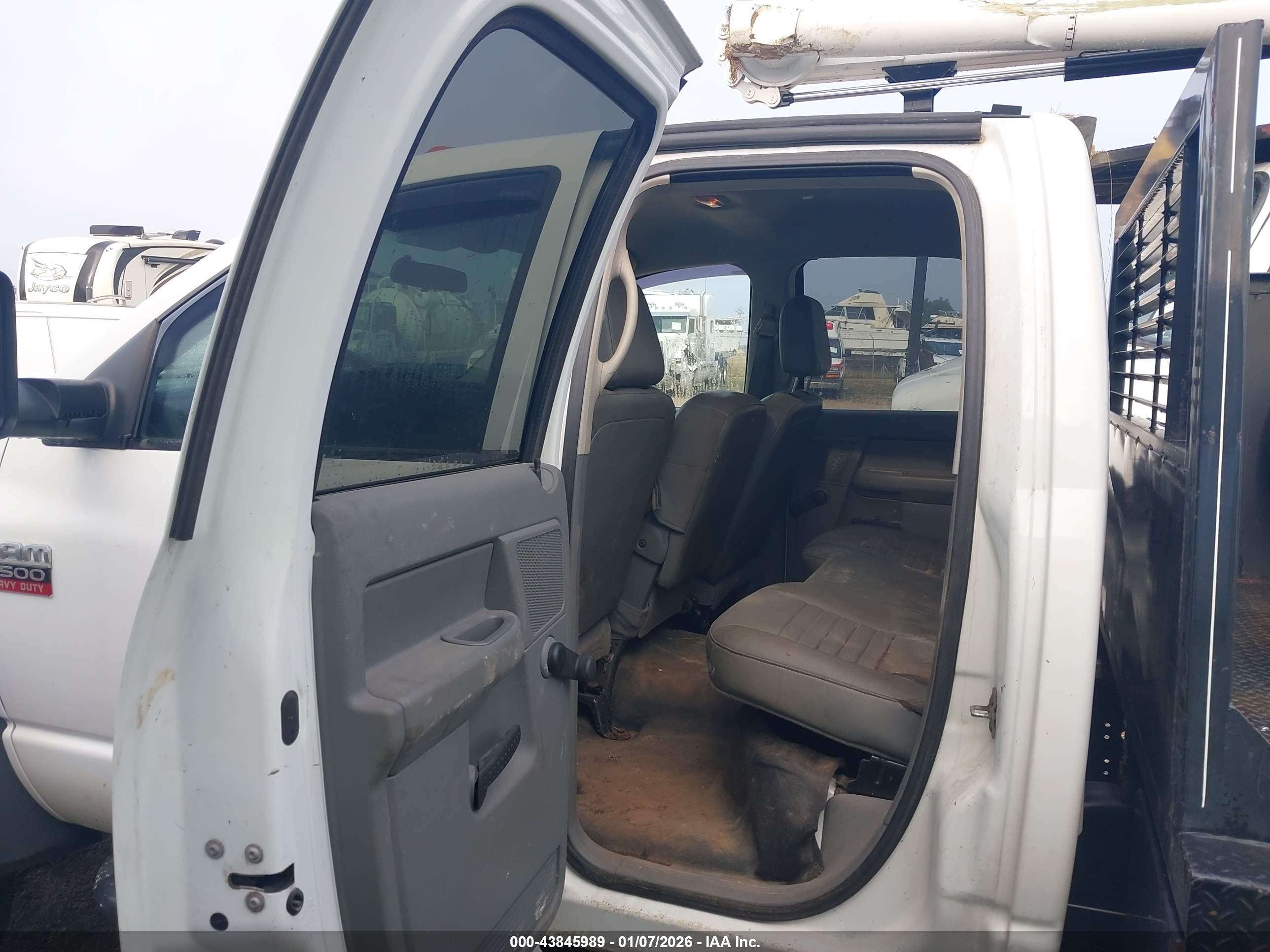 DODGE RAM image 8