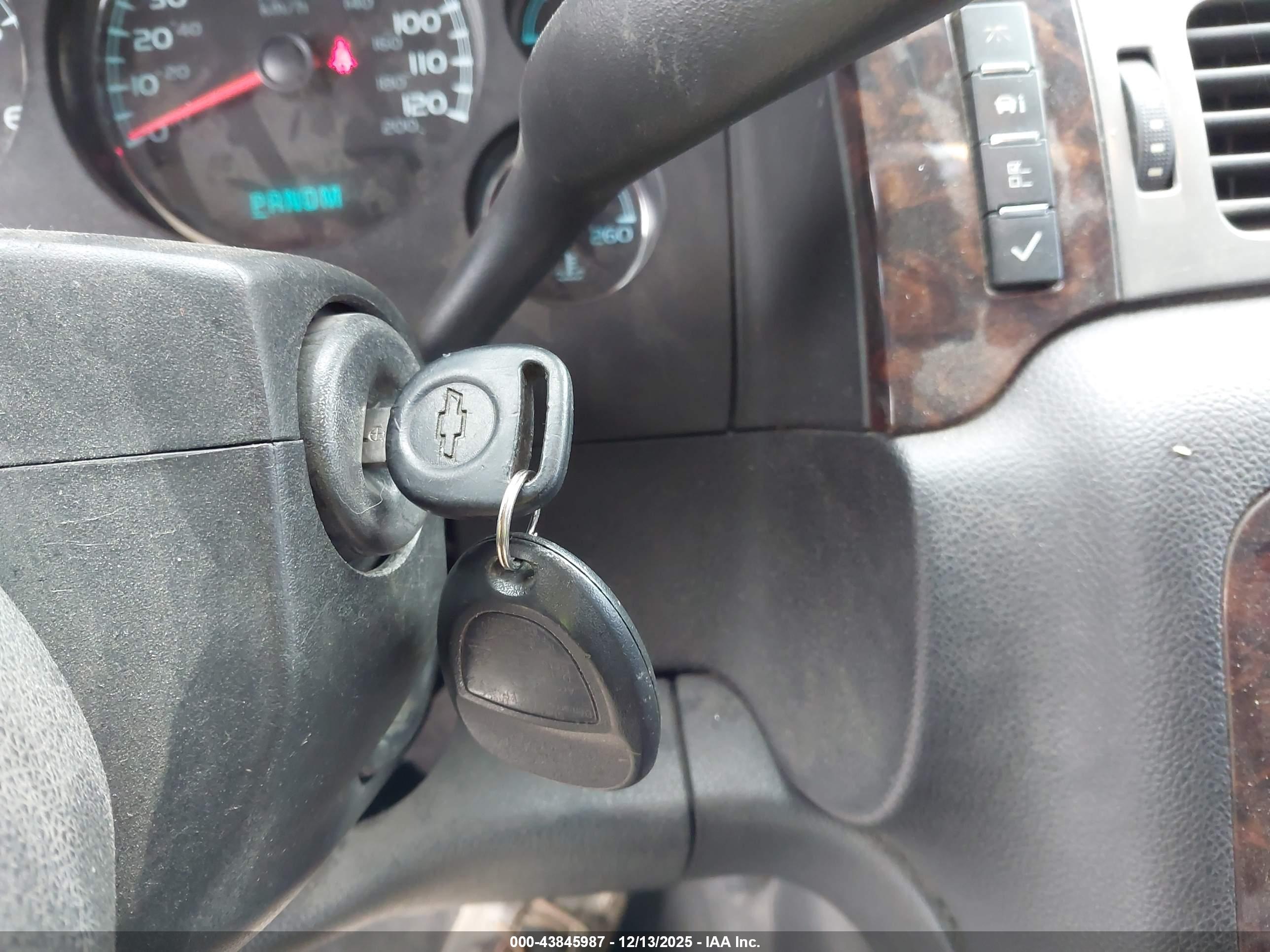 GMC YUKON image 11