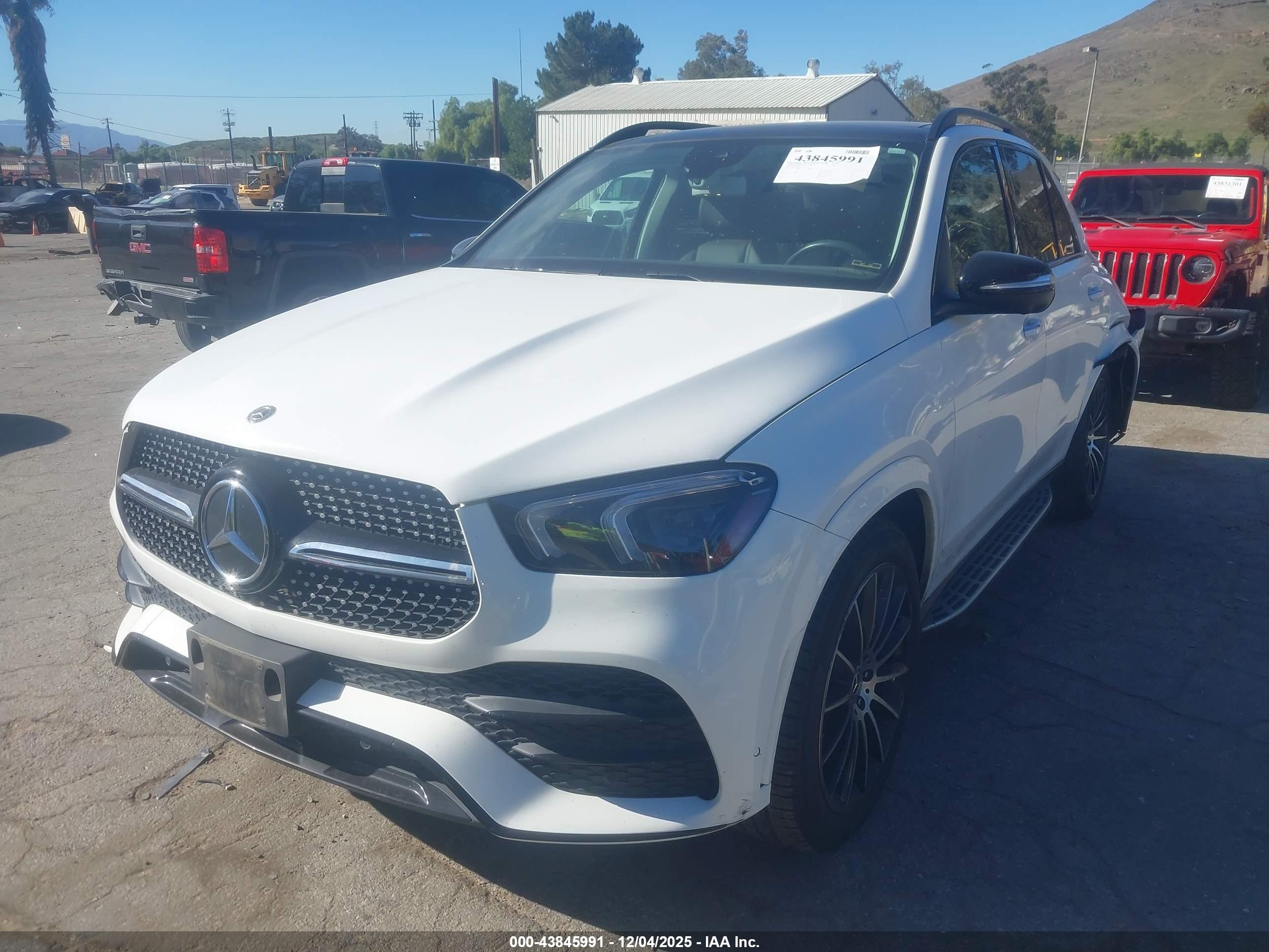 MERCEDES-BENZ GLE image 2