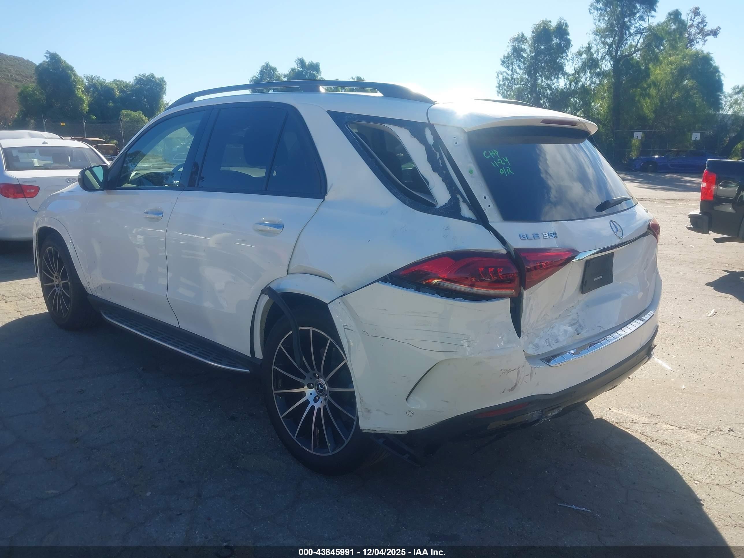 MERCEDES-BENZ GLE image 3