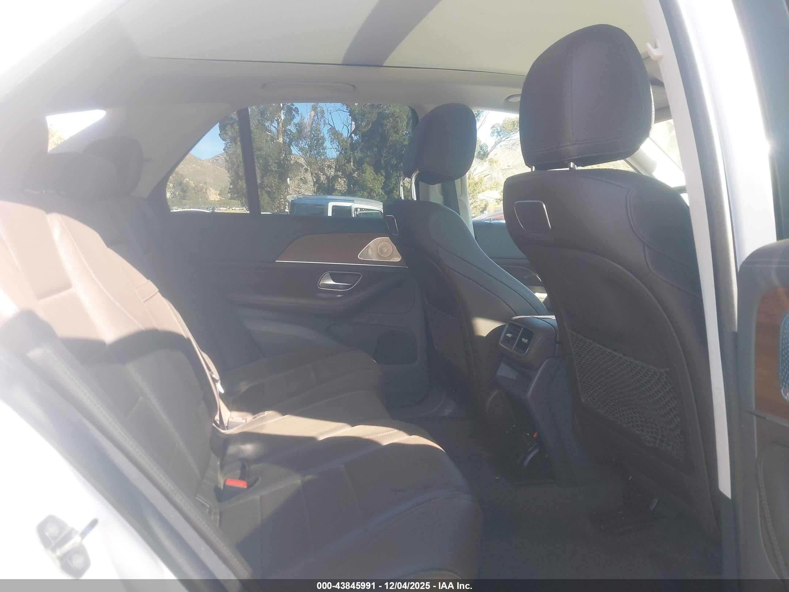 MERCEDES-BENZ GLE image 8