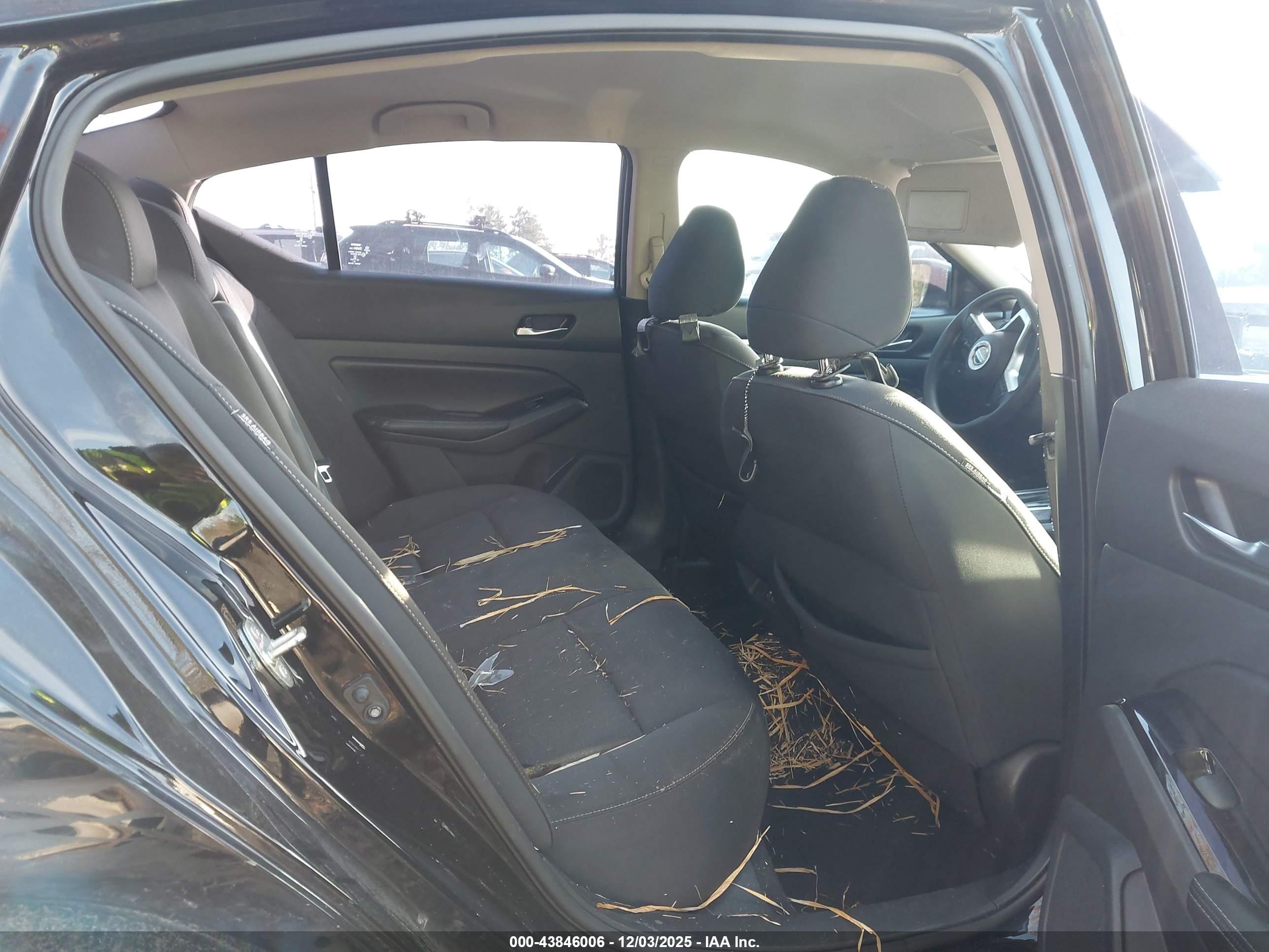 NISSAN ALTIMA image 8