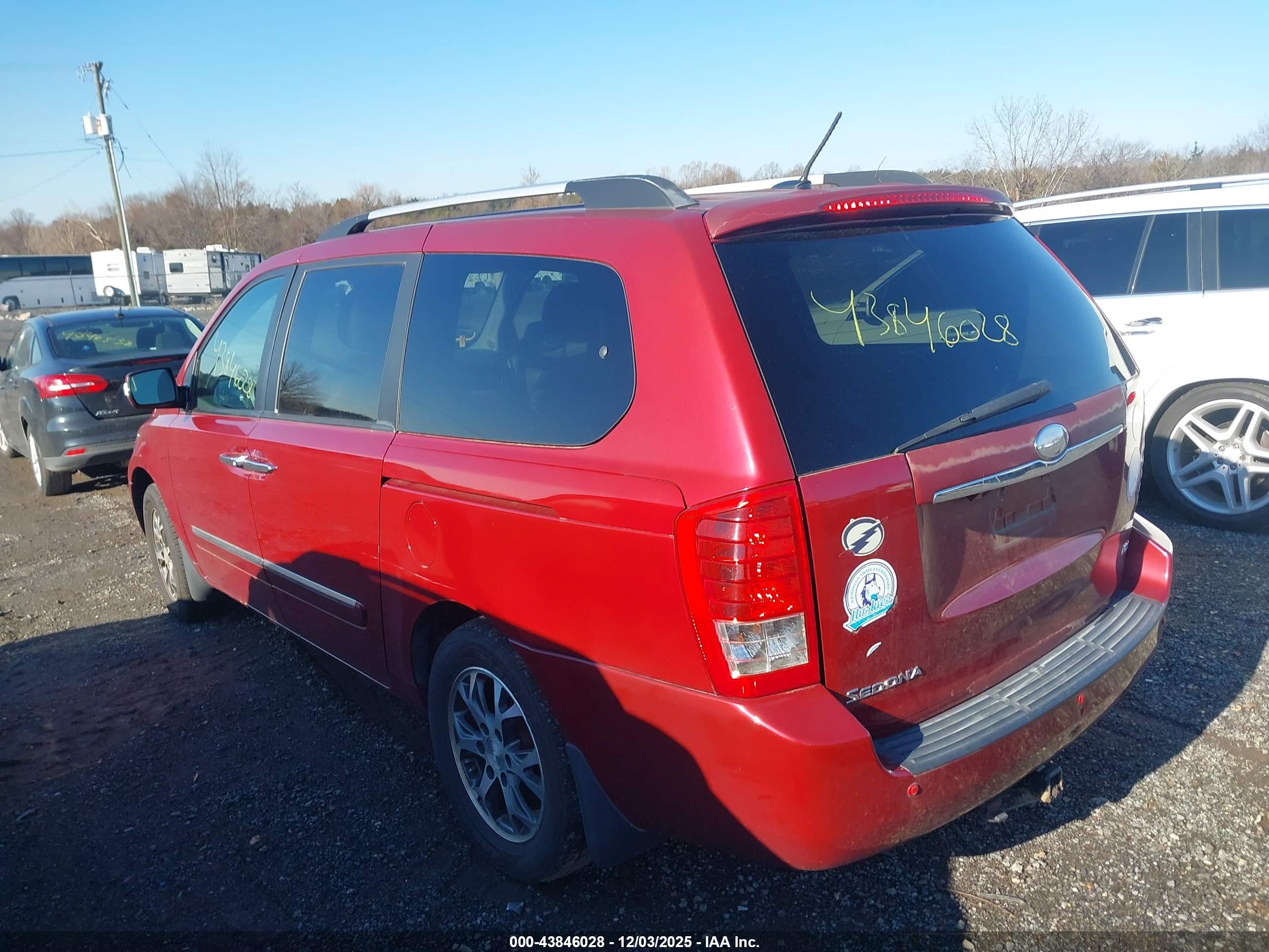 KIA SEDONA image 3