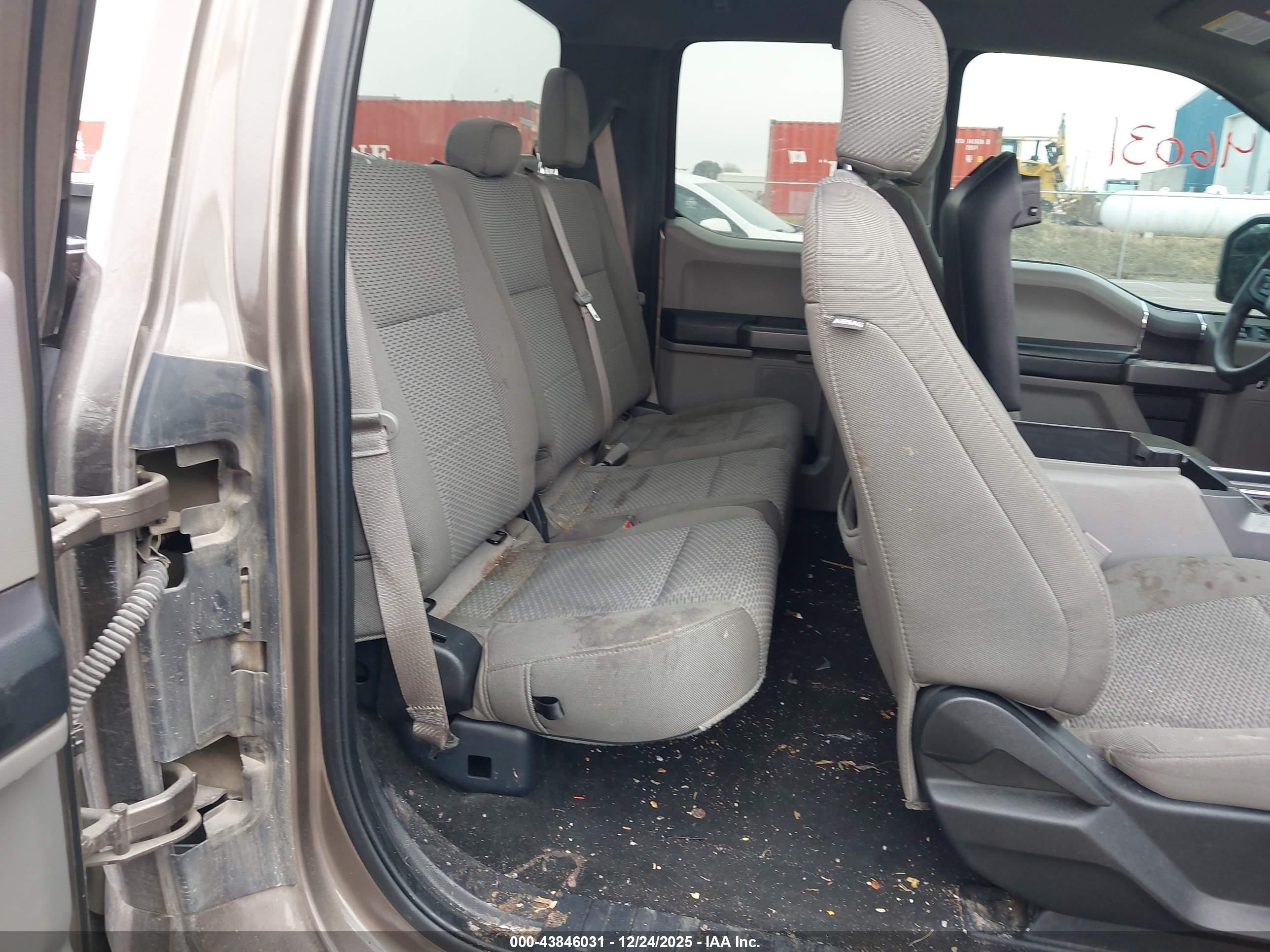 FORD F-150 image 8