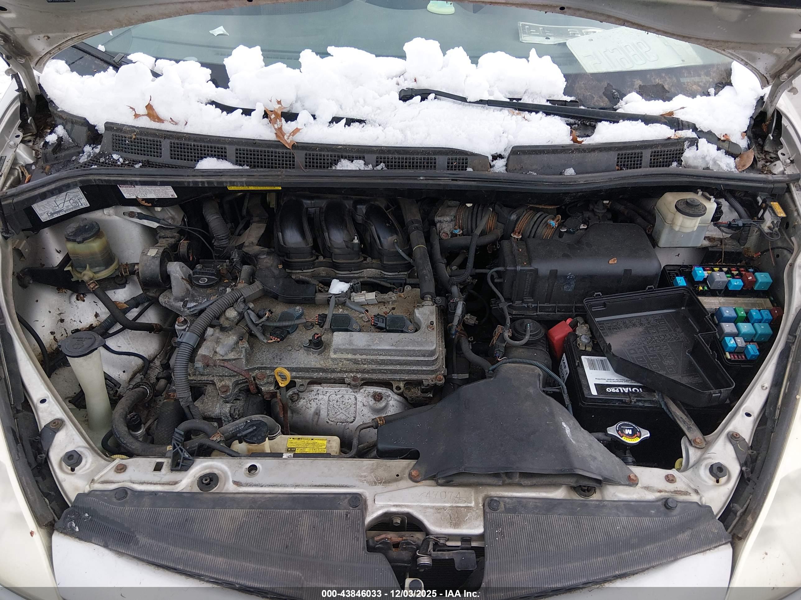 TOYOTA SIENNA image 10