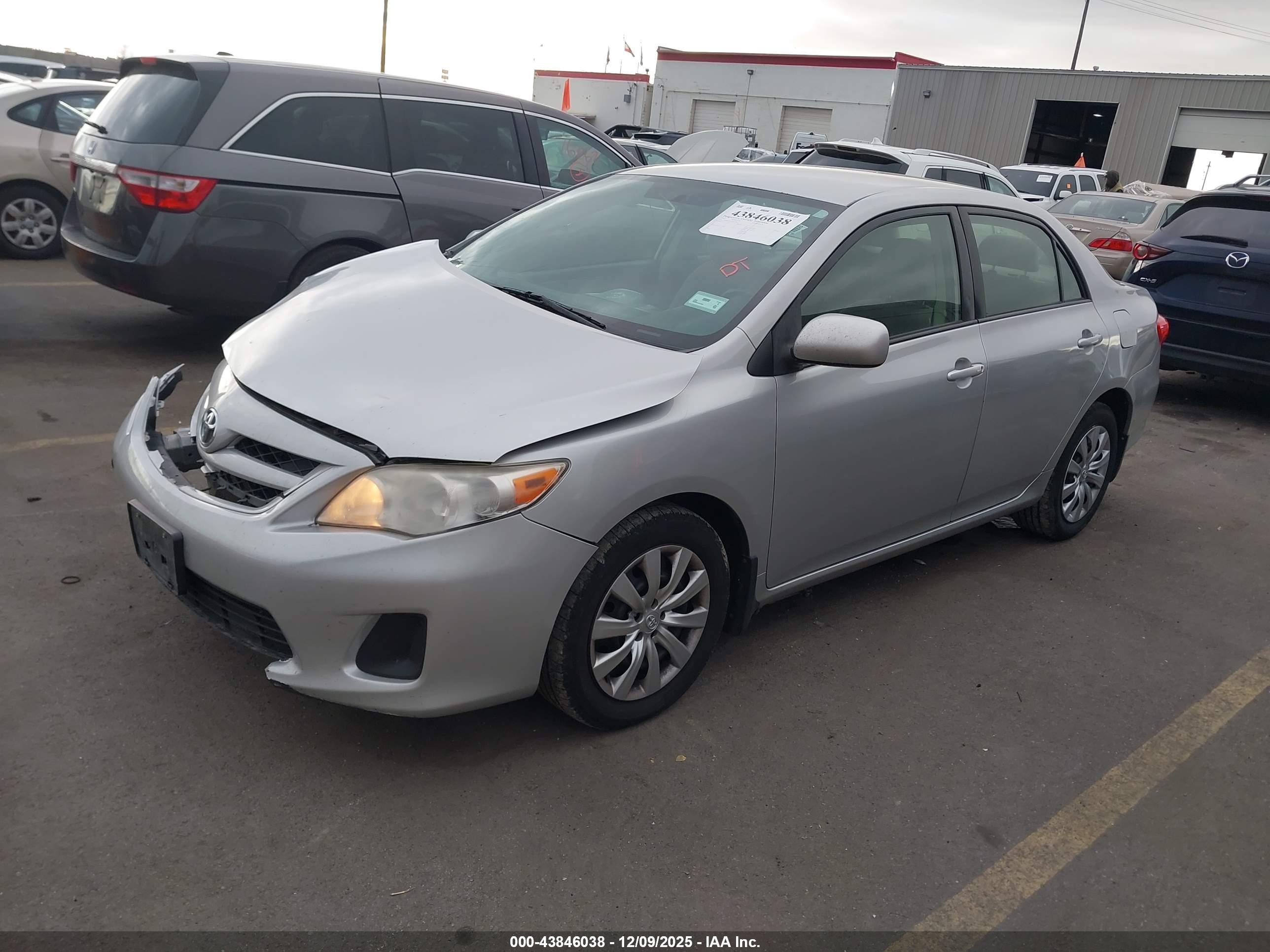 TOYOTA COROLLA image 2