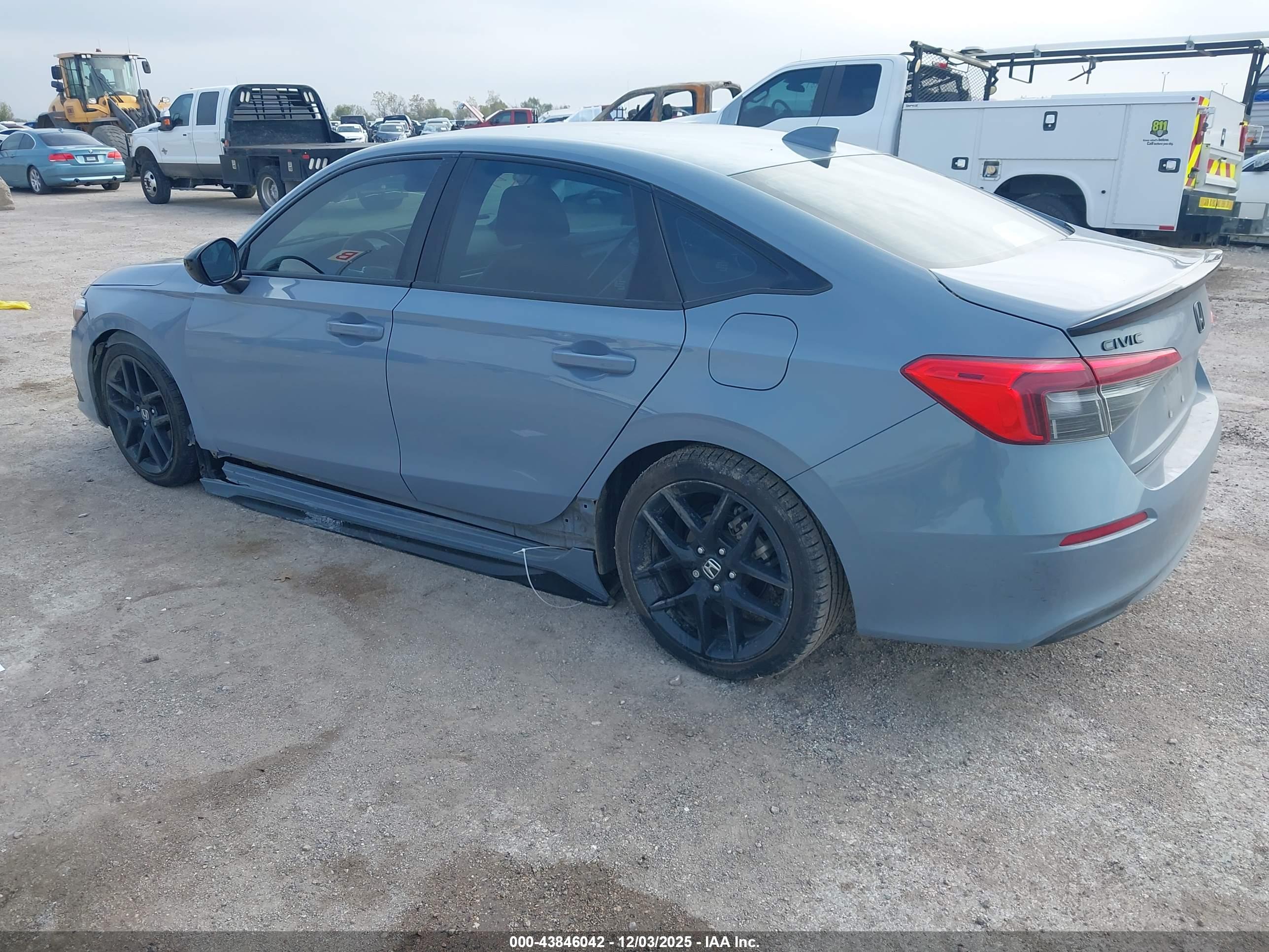 HONDA CIVIC image 3