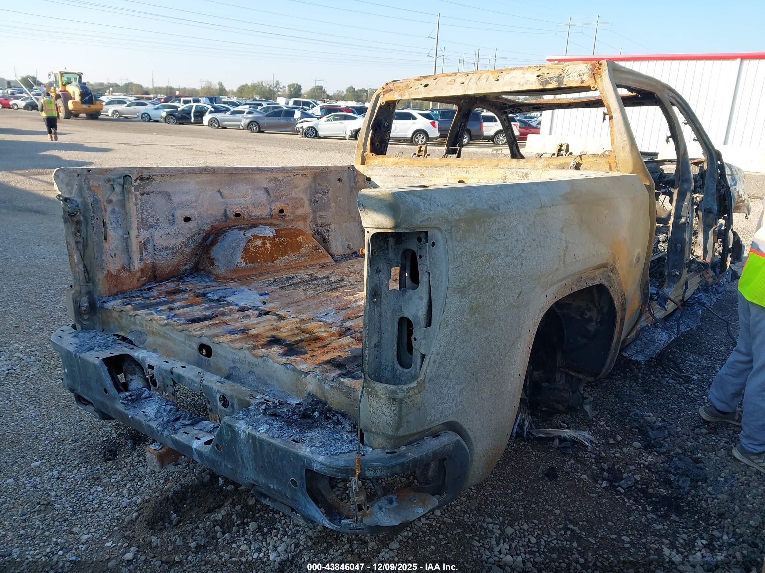 GMC SIERRA image 4